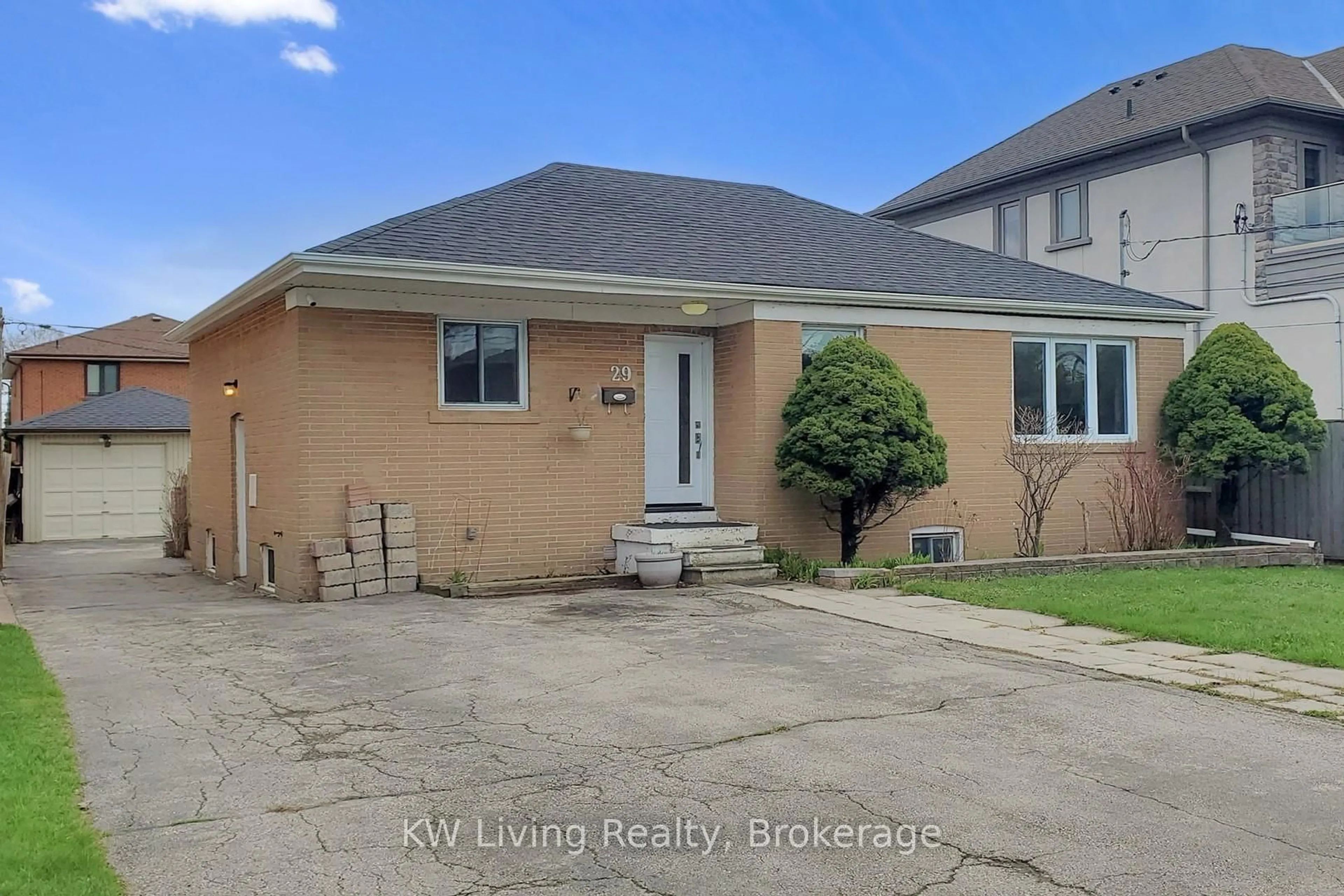 Unknown for 29 Jane Osler Blvd, Toronto Ontario M6A 1W6