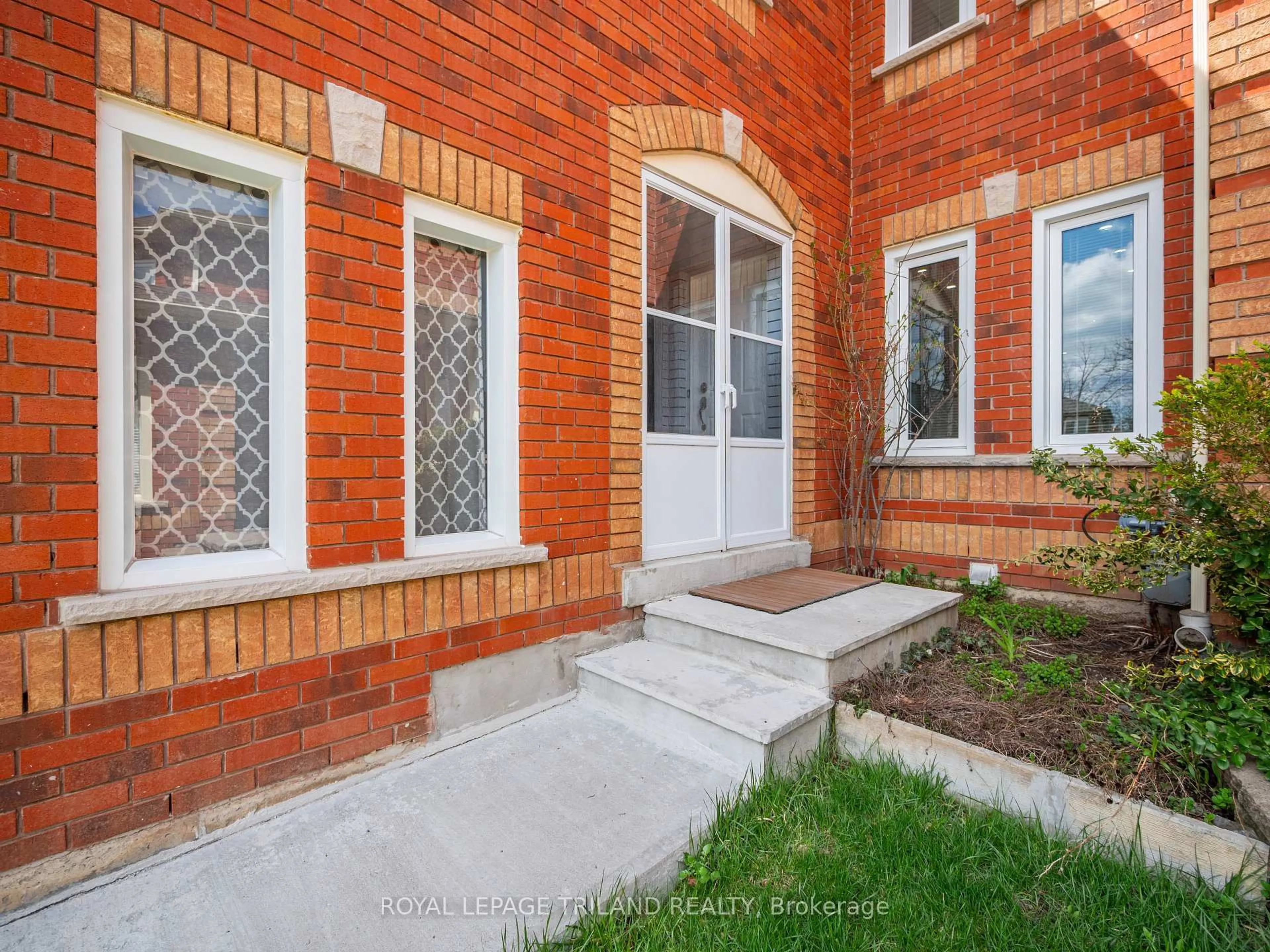 Home with brick exterior material, street for 5335 Richborough Dr, Mississauga Ontario L5R 3J9
