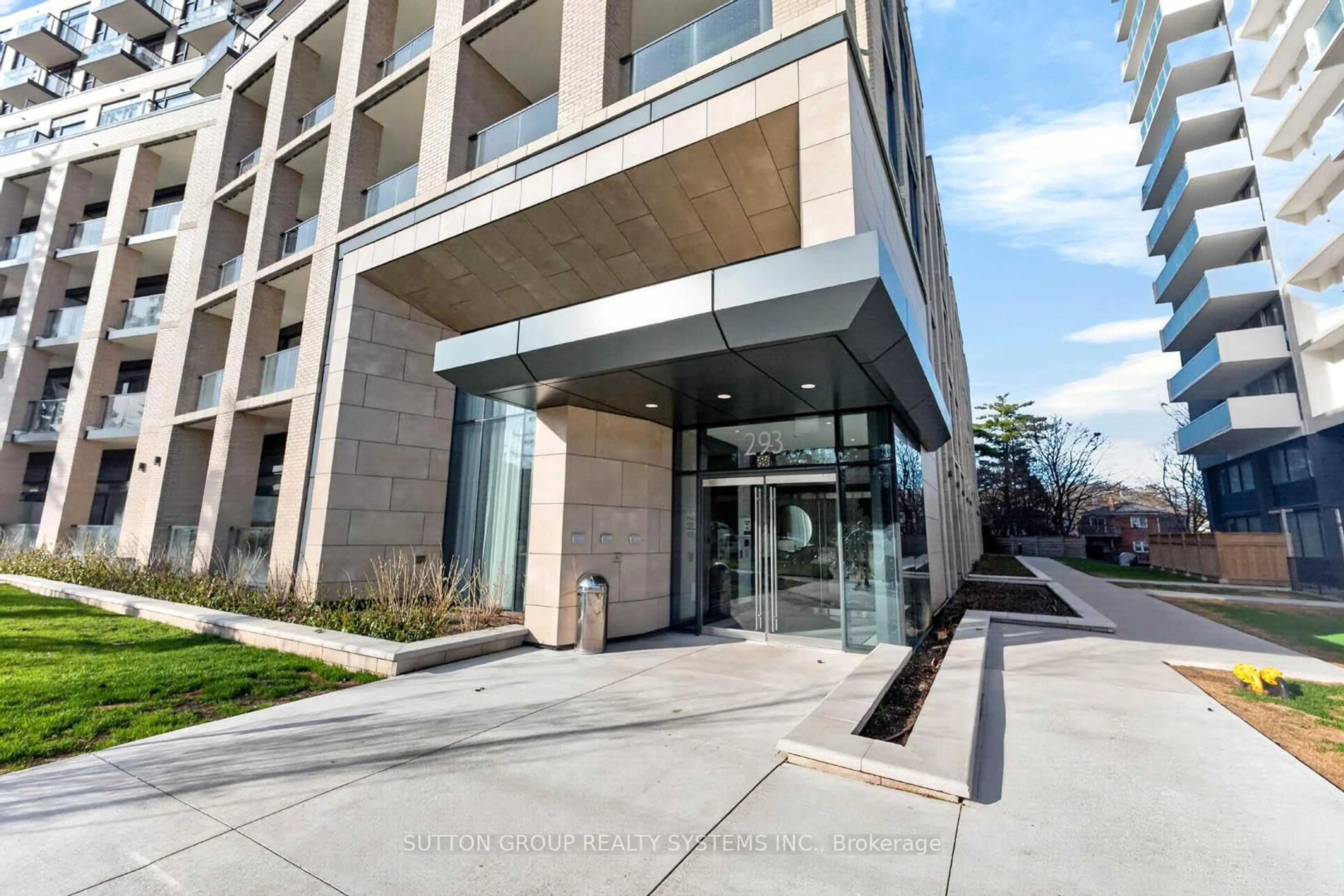 Indoor foyer for 293 The Kingsway #316, Toronto Ontario M9A 0E8