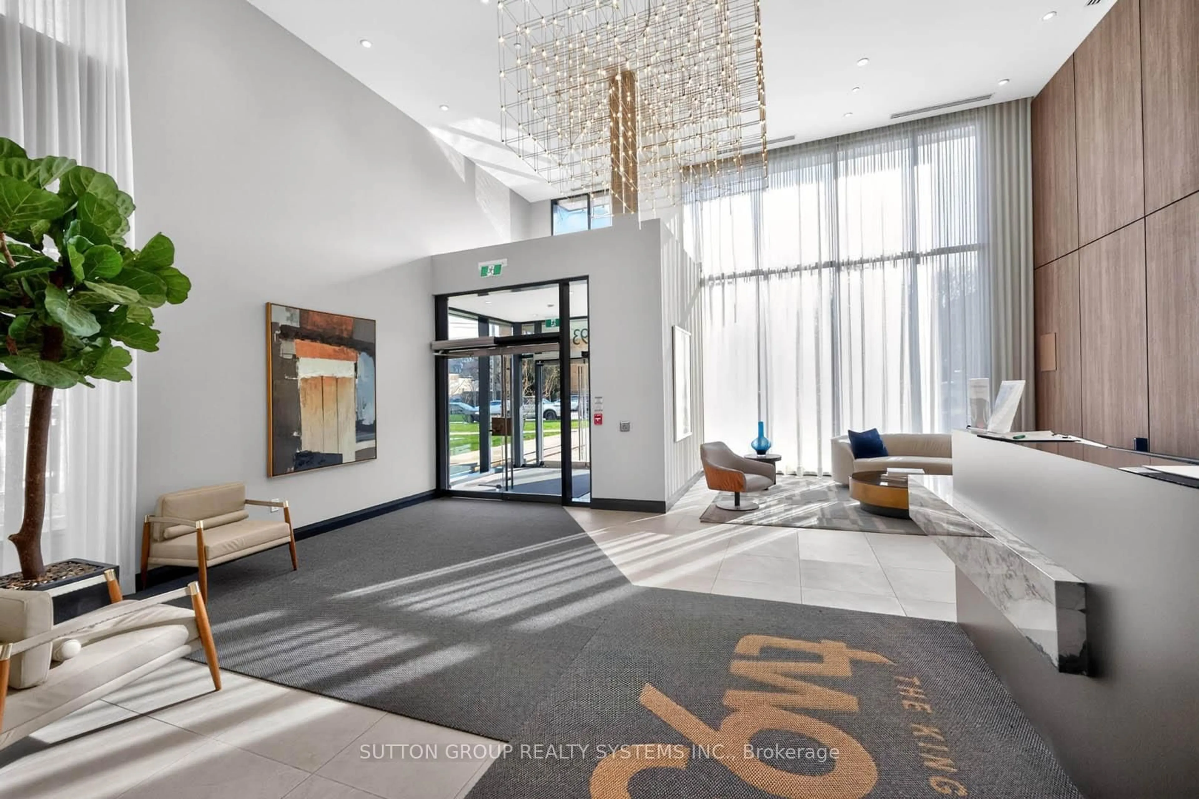 Indoor foyer for 293 The Kingsway #316, Toronto Ontario M9A 0E8