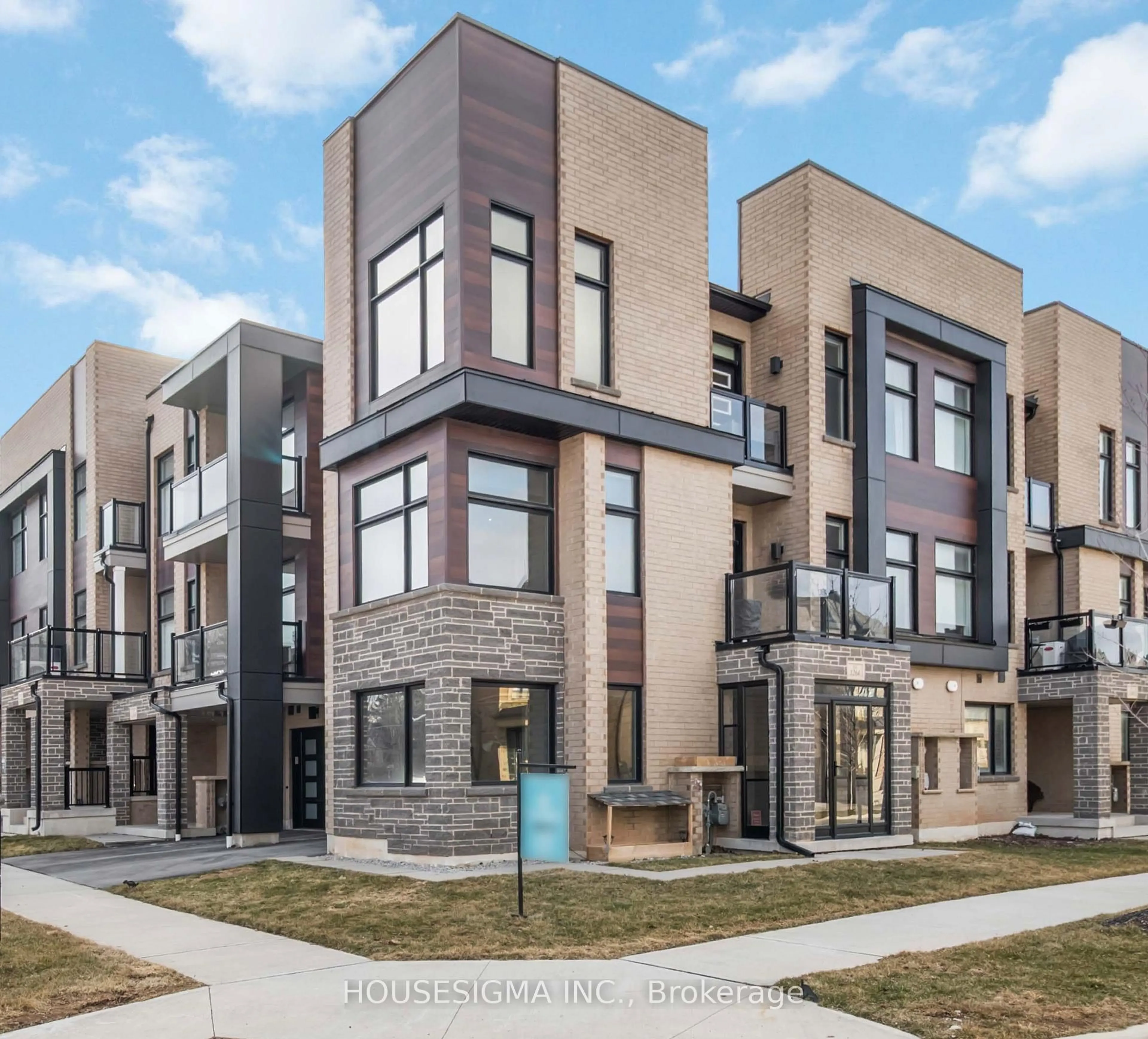 Home with brick exterior material, street for 1264 Merton Rd, Oakville Ontario L6M 5M1