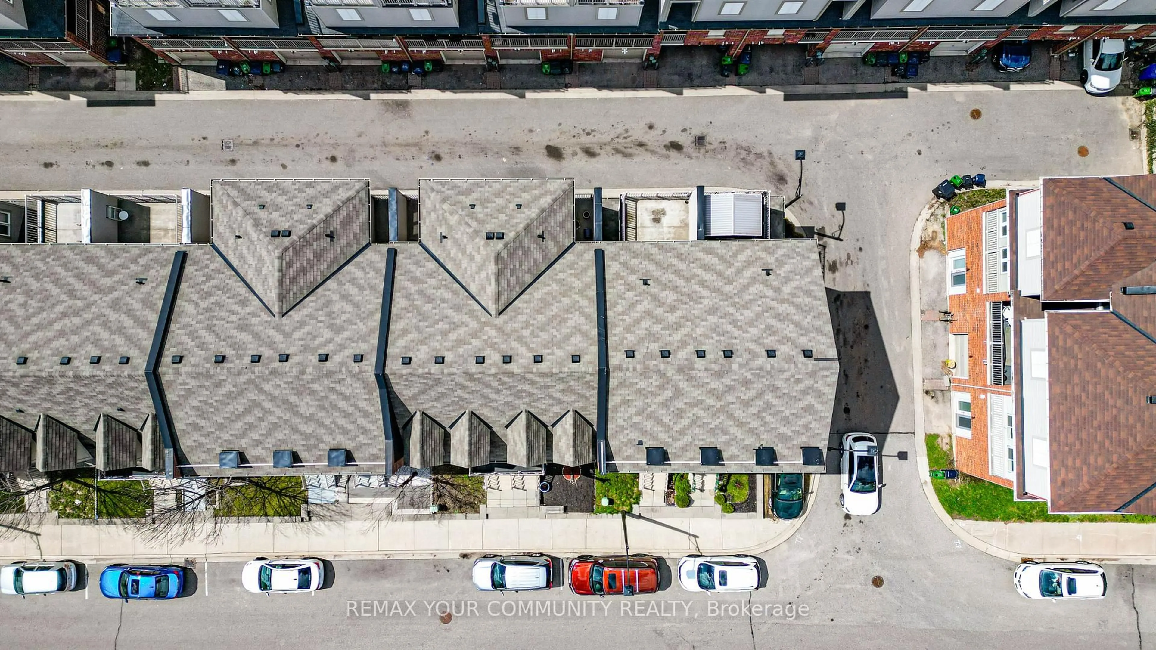 A pic from outside/outdoor area/front of a property/back of a property/a pic from drone, unknown for 10 Ted Wray Circ, Toronto Ontario M3L 0G7