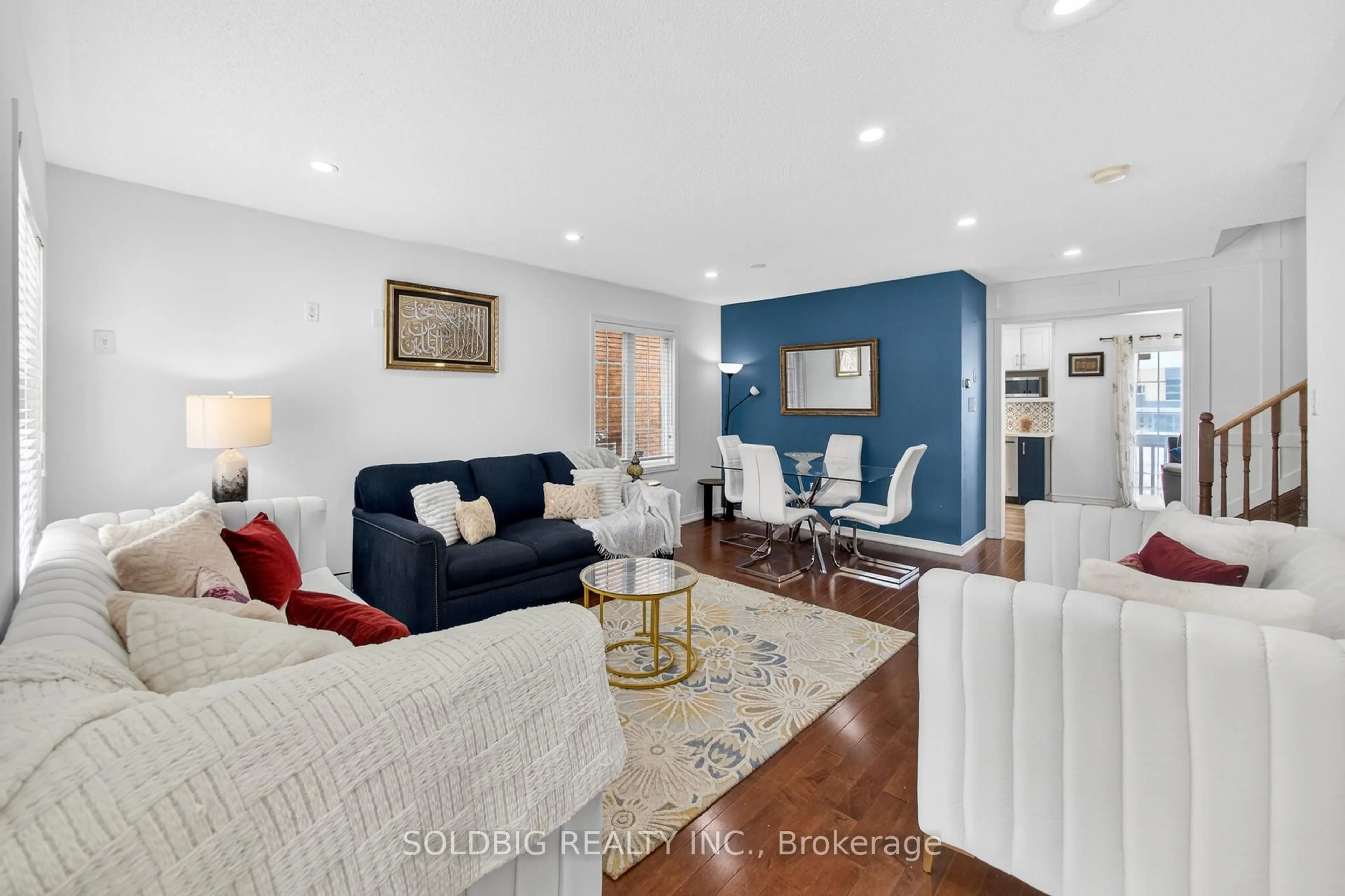 Living room with furniture, unknown for 424 Chandler Cres, Milton Ontario L9T 0S9