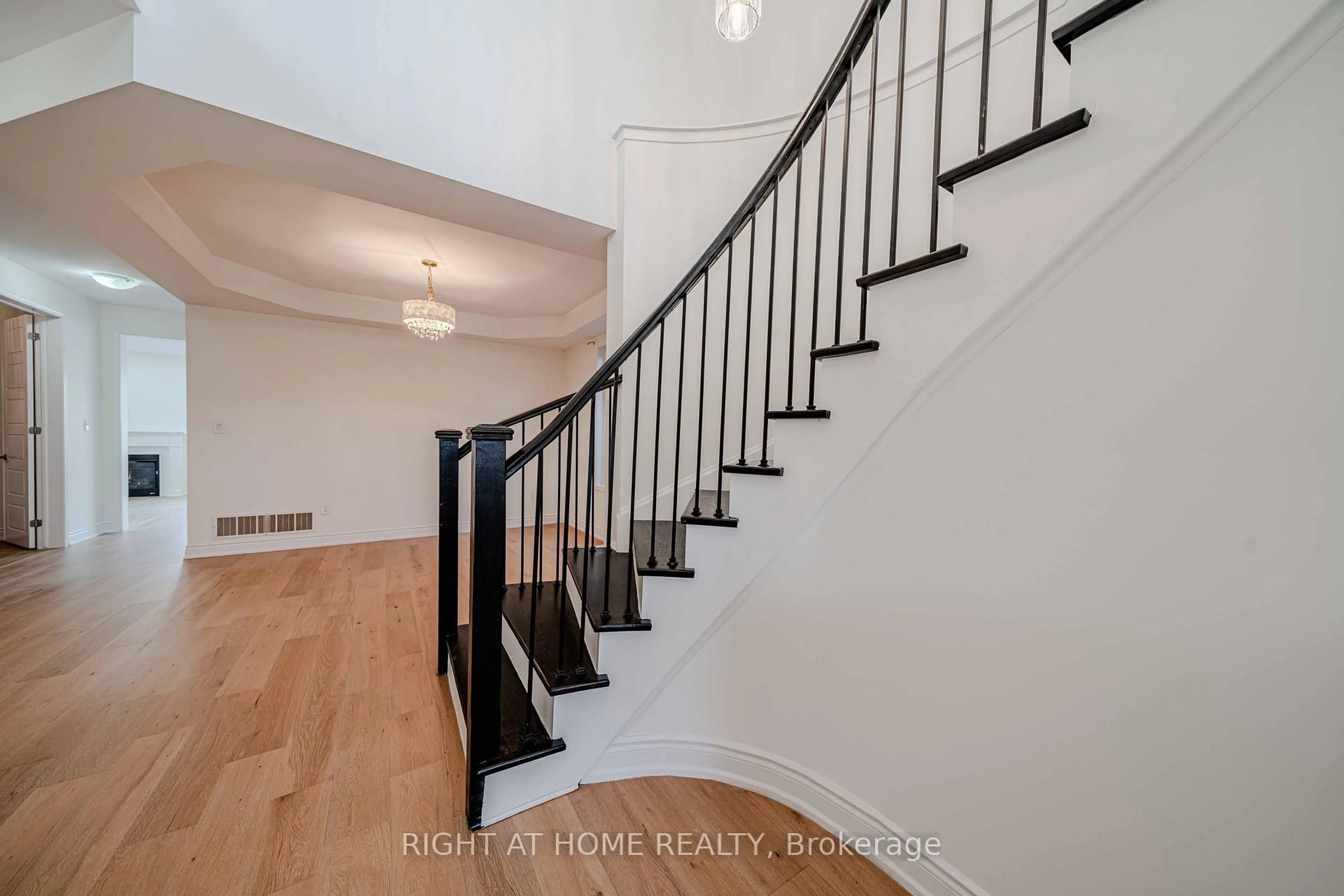 Unknown for 3 Leadenhall Rd, Brampton Ontario L7A 0B2