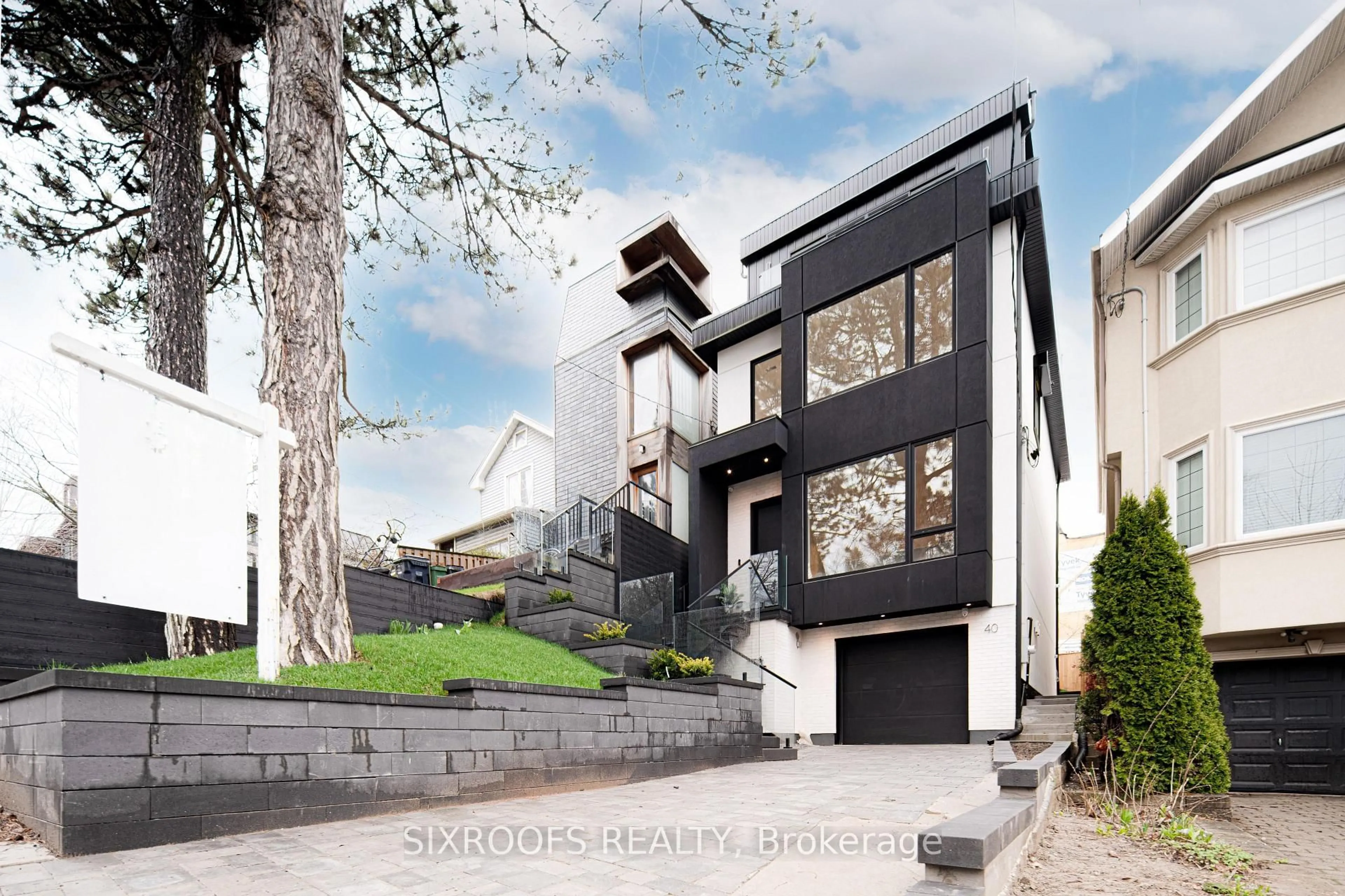 Unknown for 40 Morningside Ave, Toronto Ontario M6S 1C4