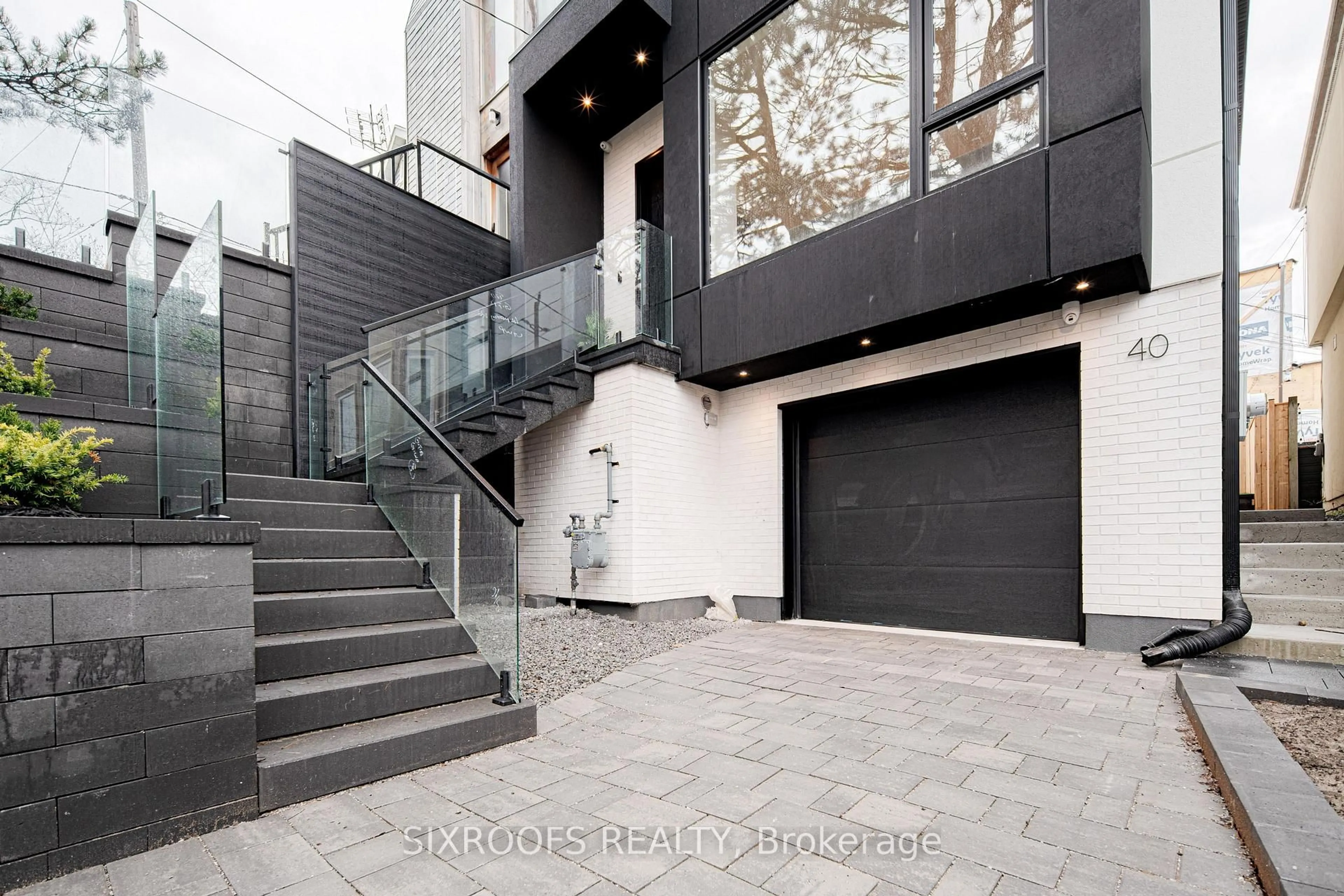 Unknown for 40 Morningside Ave, Toronto Ontario M6S 1C4