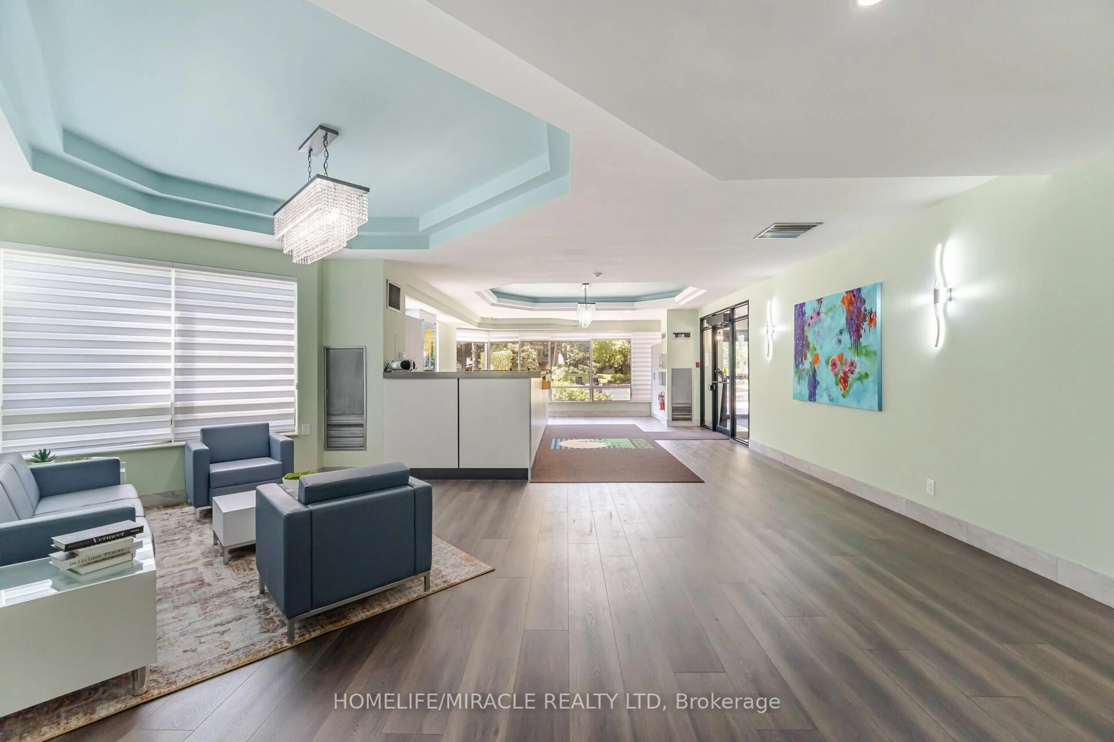 Indoor foyer for 26 Hanover Rd #401, Brampton Ontario L6S 4T2