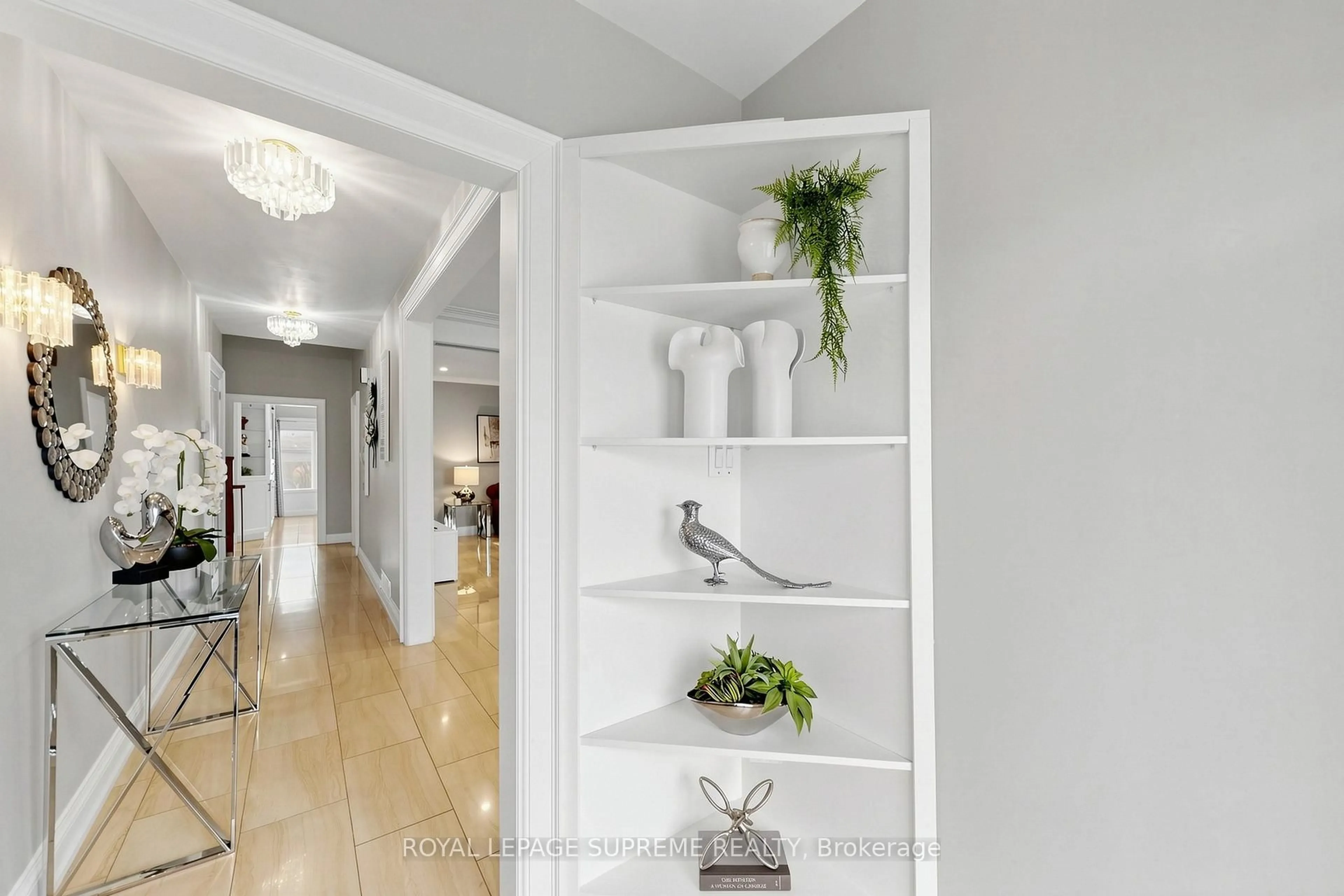 Indoor entryway for 46 Chiswick Ave, Toronto Ontario M6M 4T9