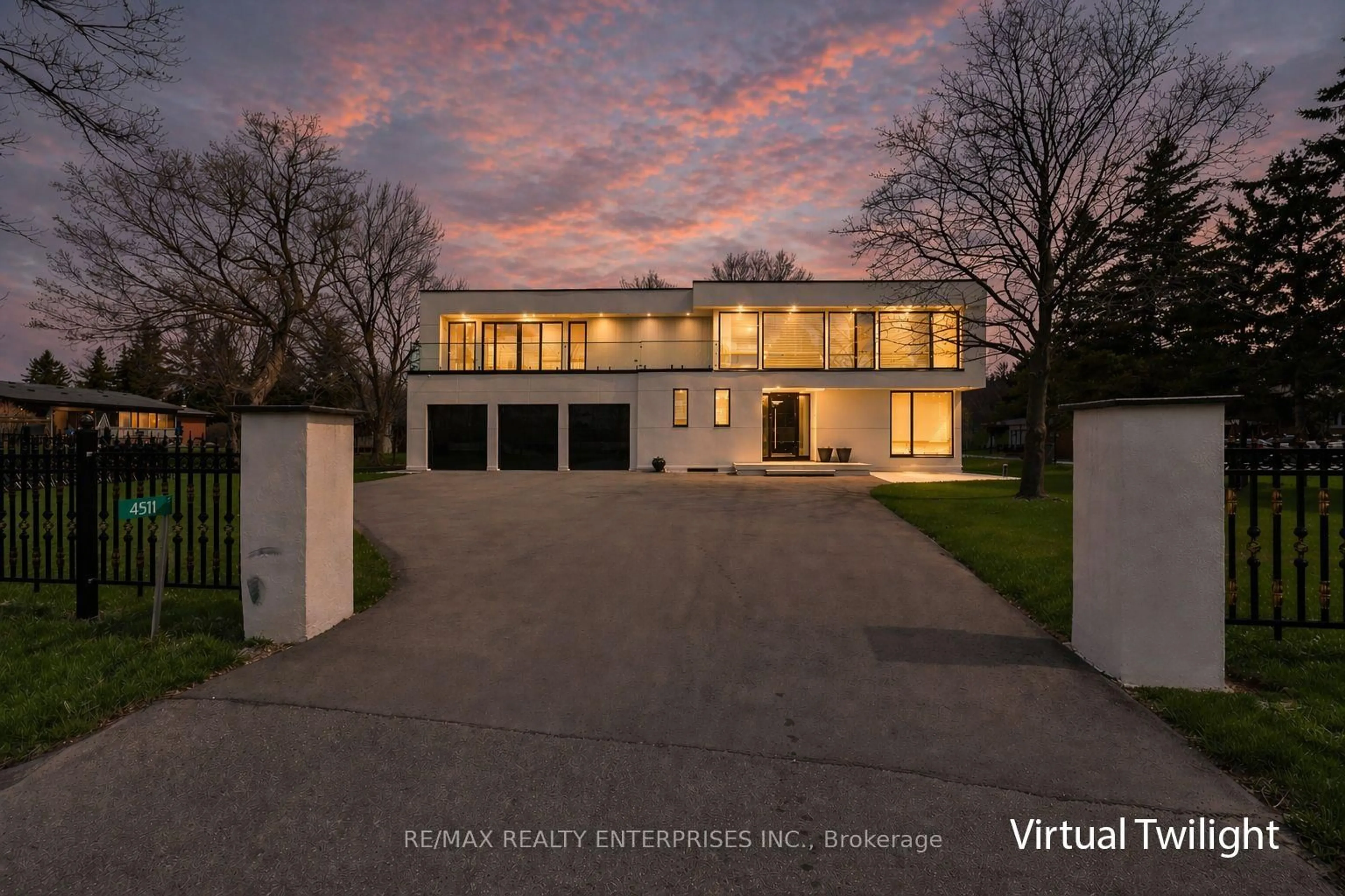 A pic from outside/outdoor area/front of a property/back of a property/a pic from drone, street for 4511 Guelph Line, Burlington Ontario L7P 0N3