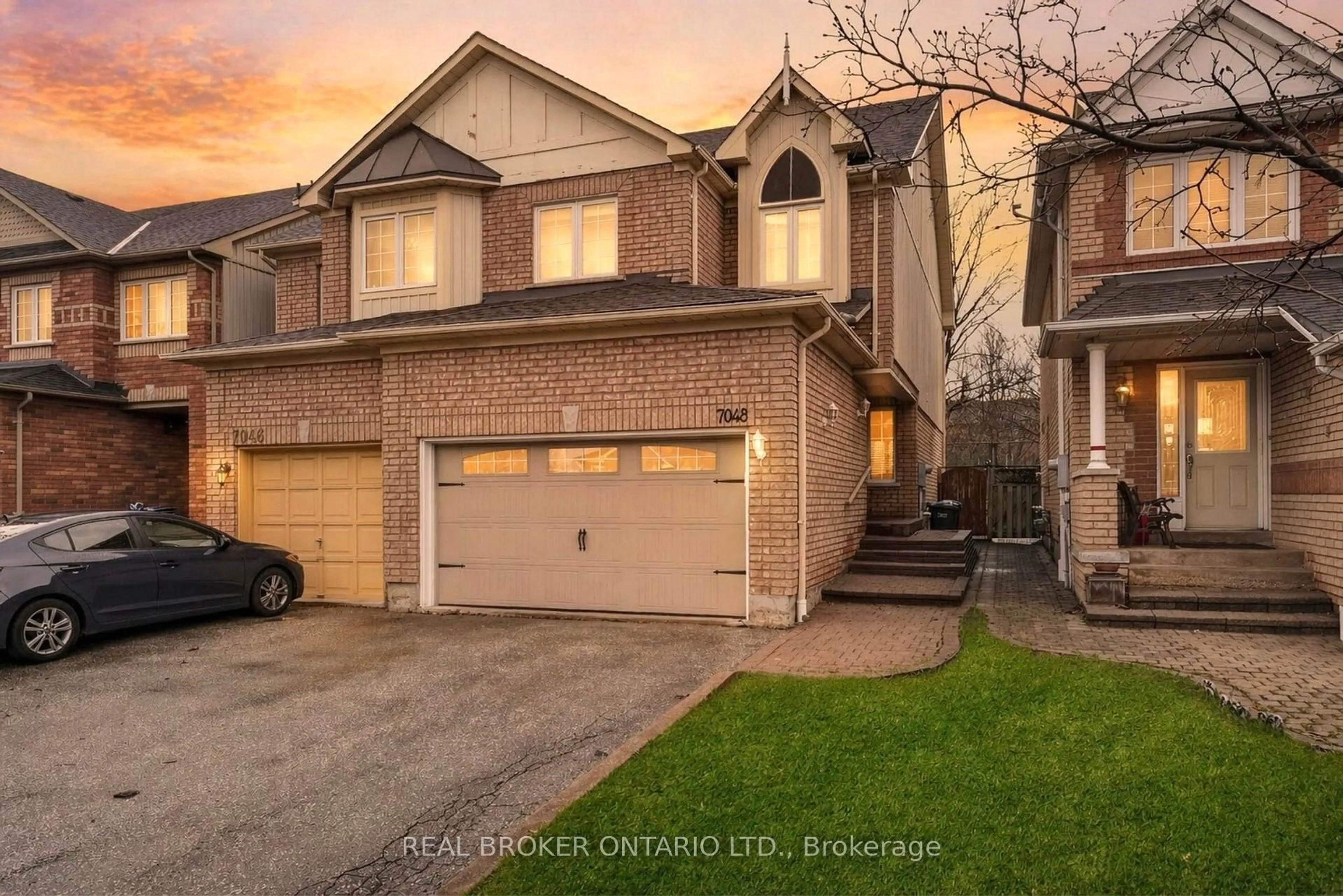 Home with brick exterior material, street for 7048 Frontier Rdge, Mississauga Ontario L5N 7R6