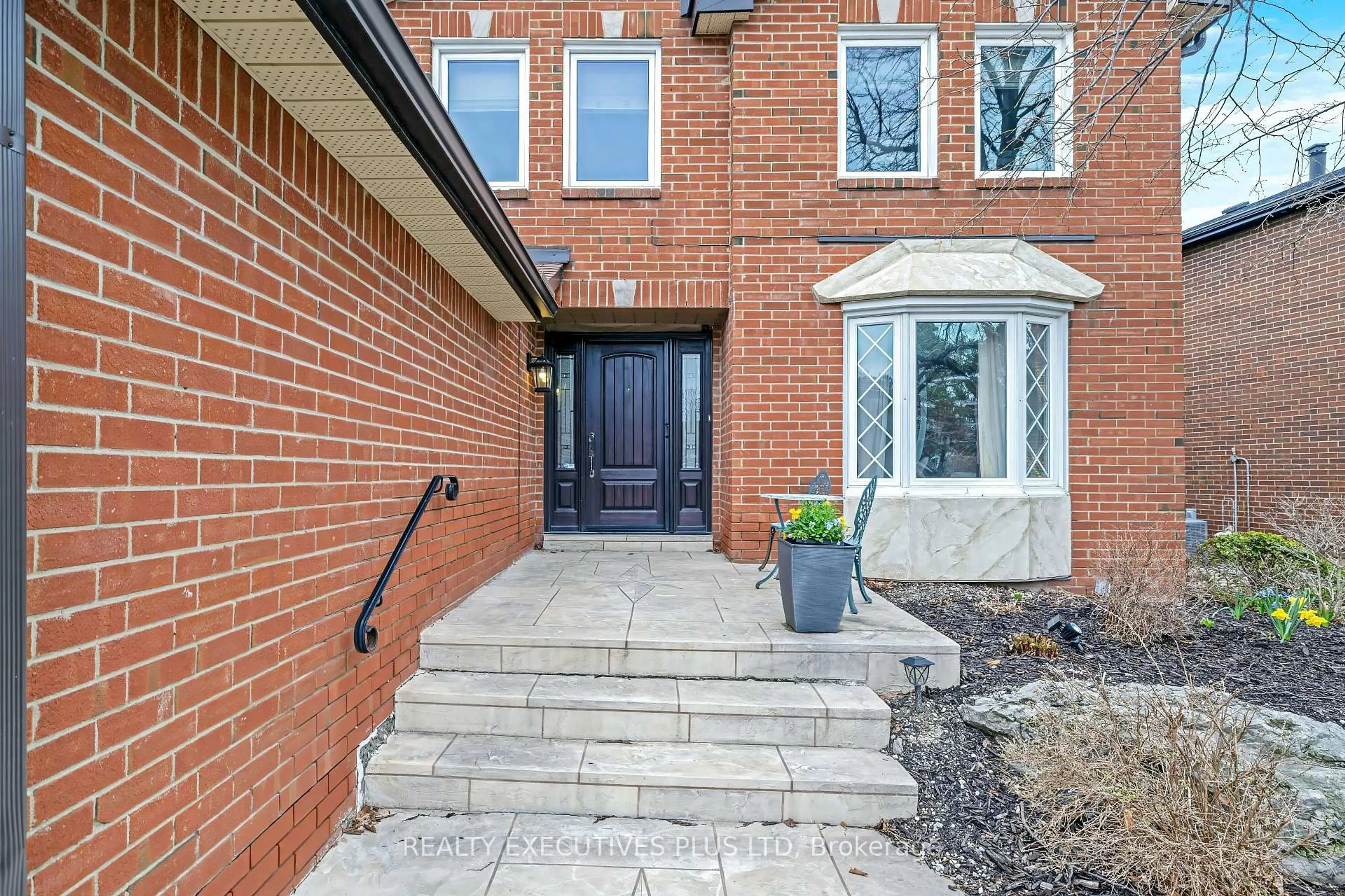 Home with brick exterior material, street for 3099 Hickling Crt, Mississauga Ontario L5N 4X9