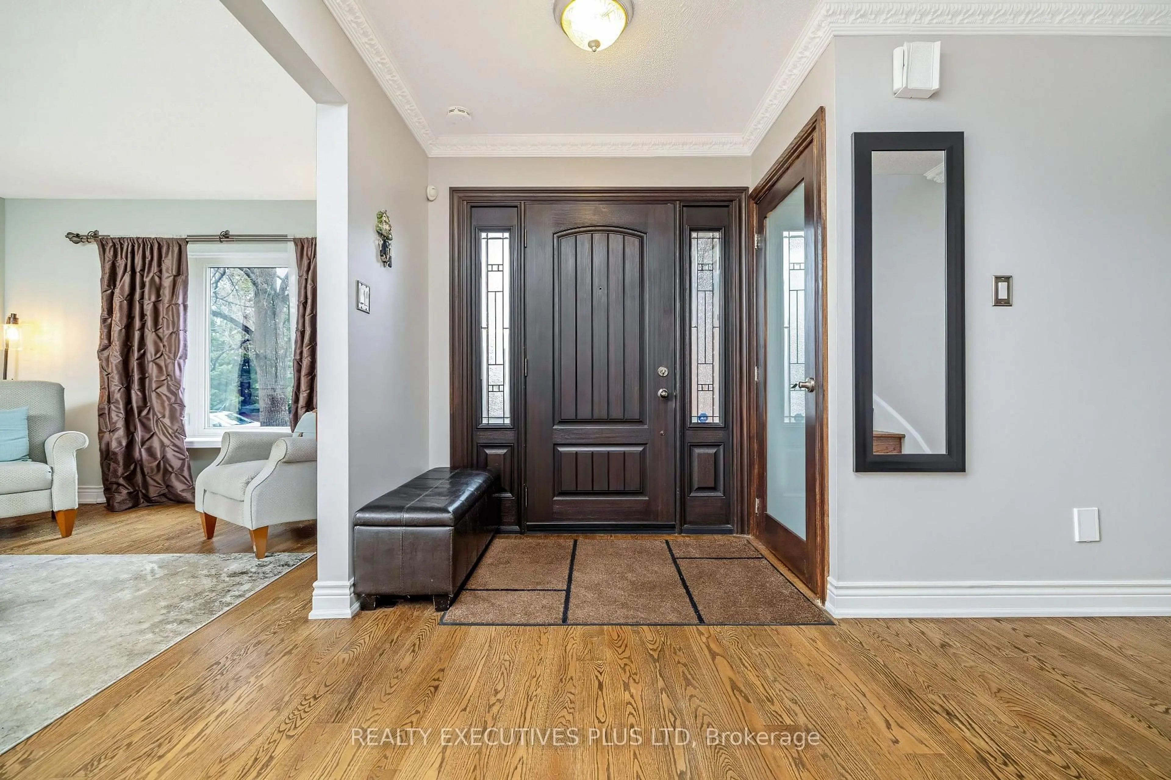 Indoor entryway for 3099 Hickling Crt, Mississauga Ontario L5N 4X9