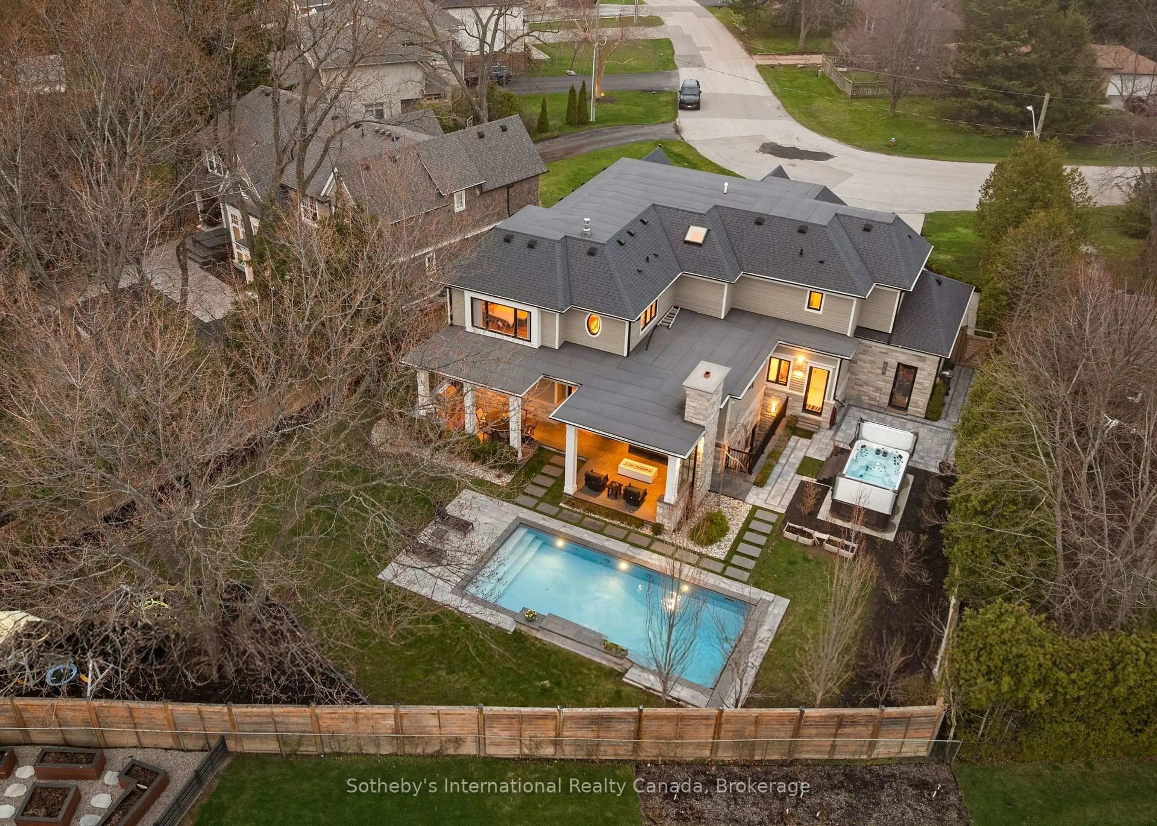 A pic from outside/outdoor area/front of a property/back of a property/a pic from drone, street for 382 SANDHURST Dr, Oakville Ontario L6L 3L3