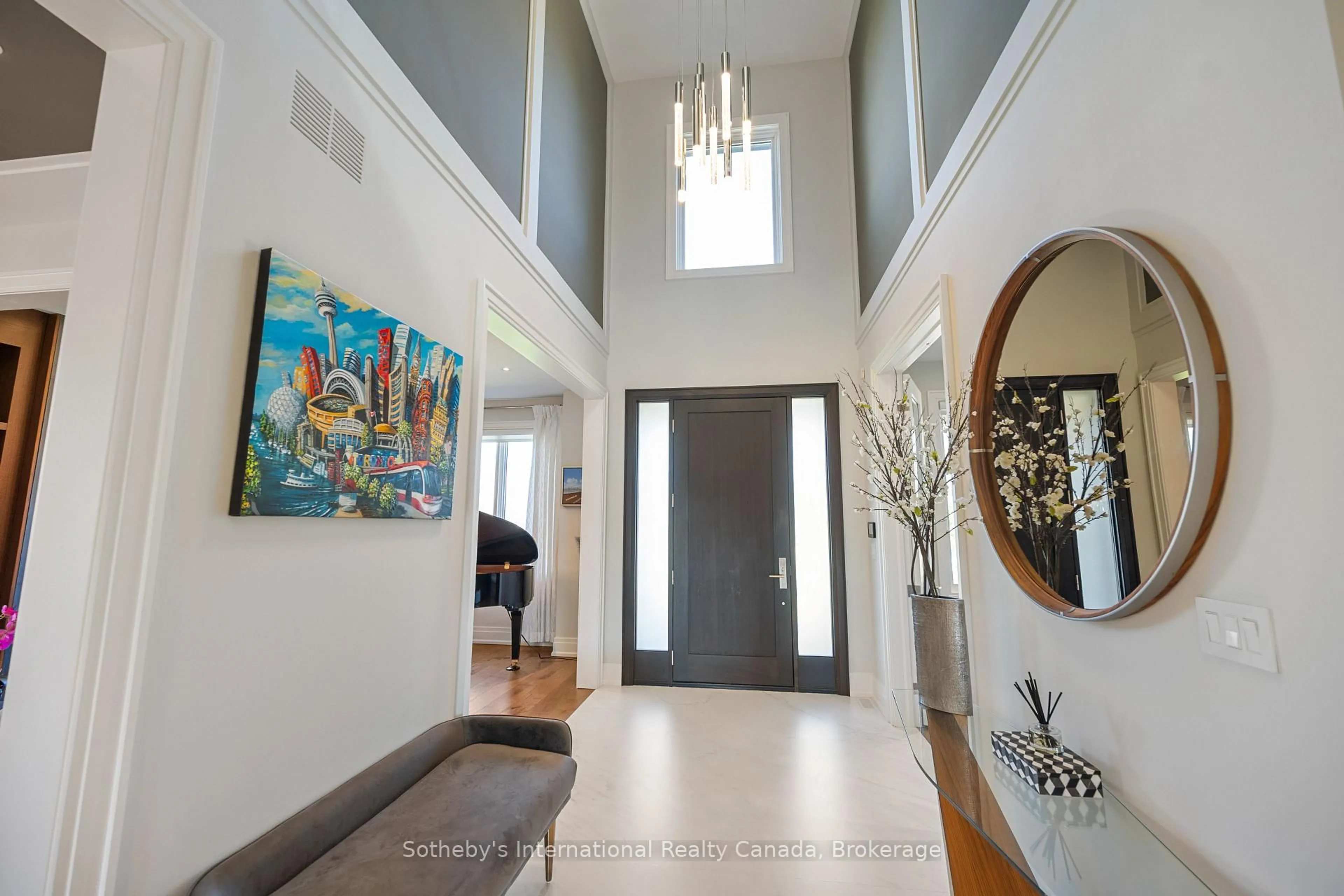 Indoor foyer for 382 SANDHURST Dr, Oakville Ontario L6L 3L3