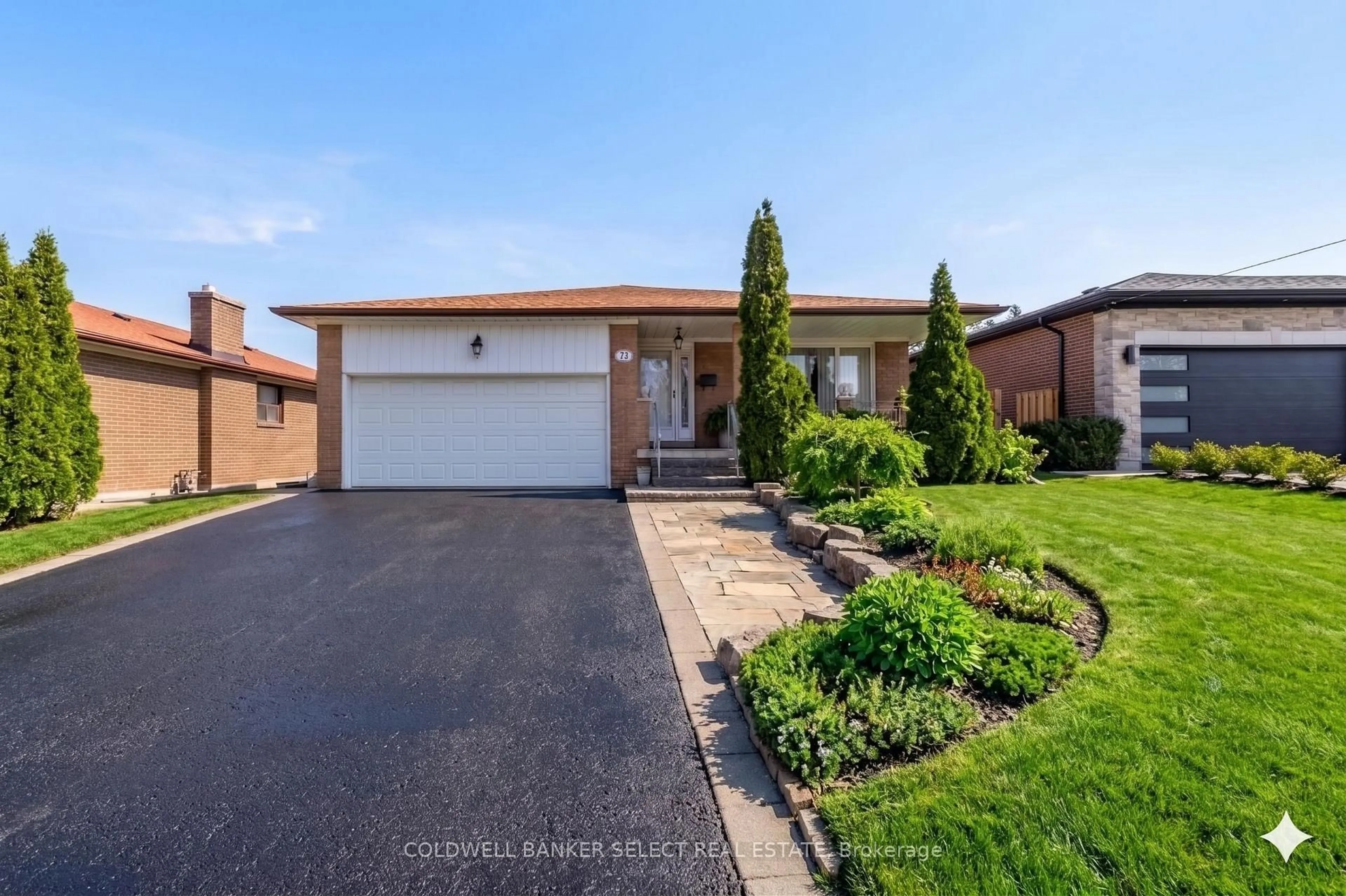 A pic from outside/outdoor area/front of a property/back of a property/a pic from drone, street for 72 Mayall Ave, Toronto Ontario M3L 1E8