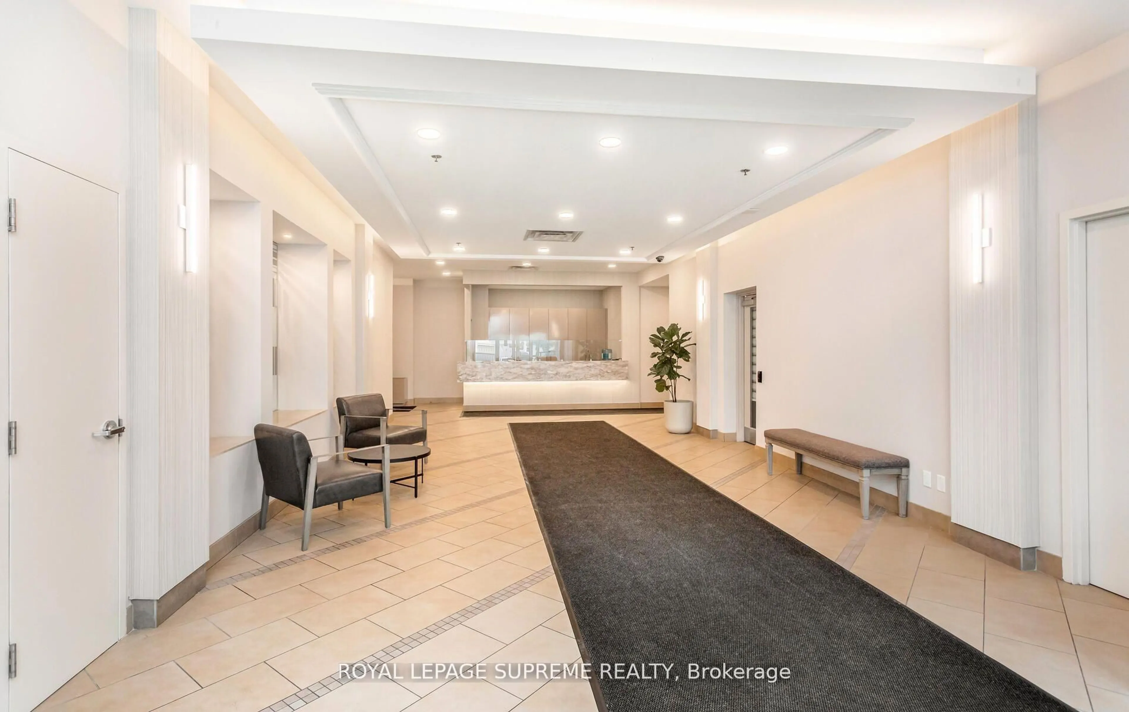 Indoor foyer for 9 George St #1606, Brampton Ontario L6X 0T6