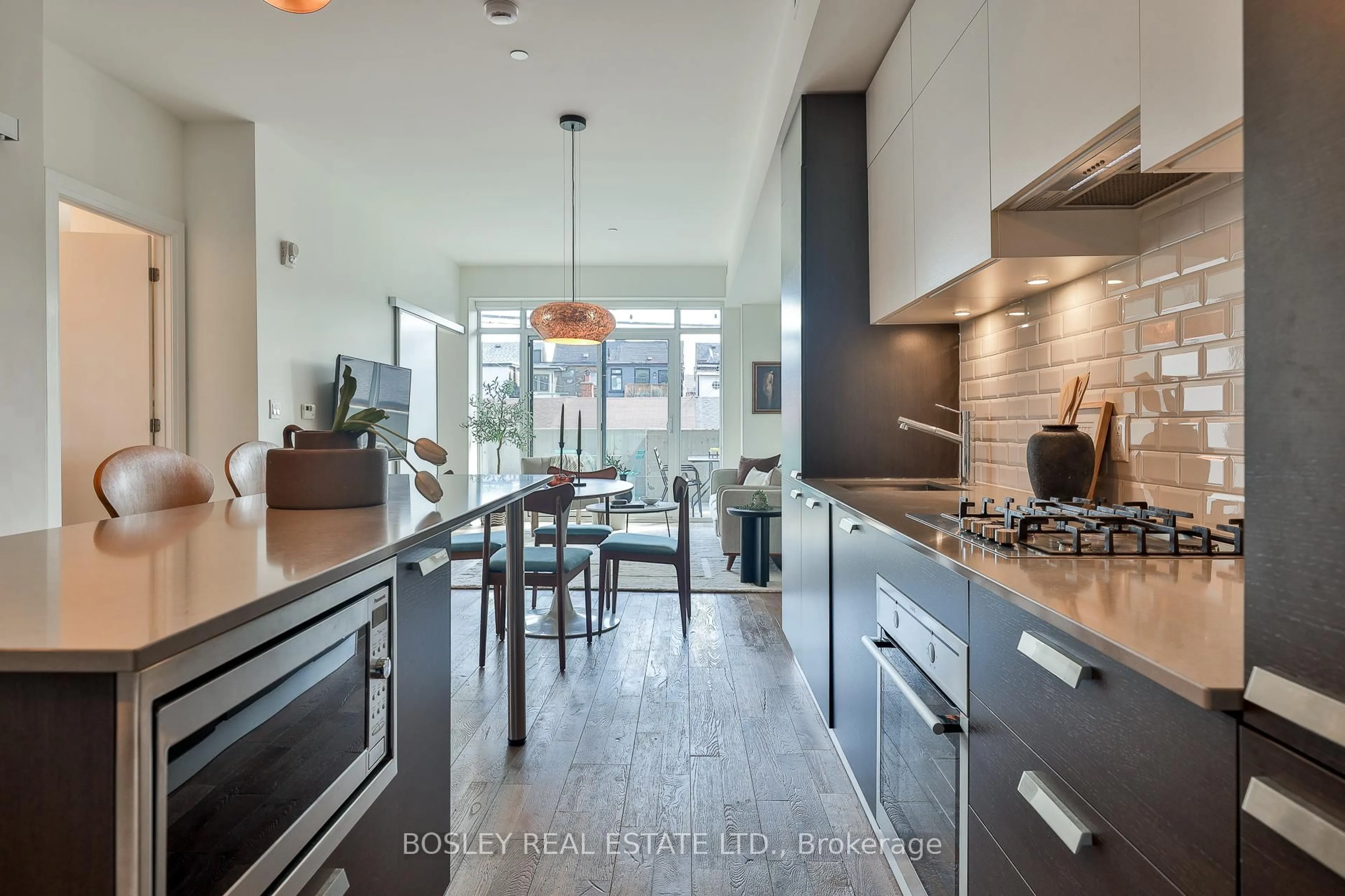 Contemporary kitchen, unknown for 245 Perth Ave #103, Toronto Ontario M6P 3X9