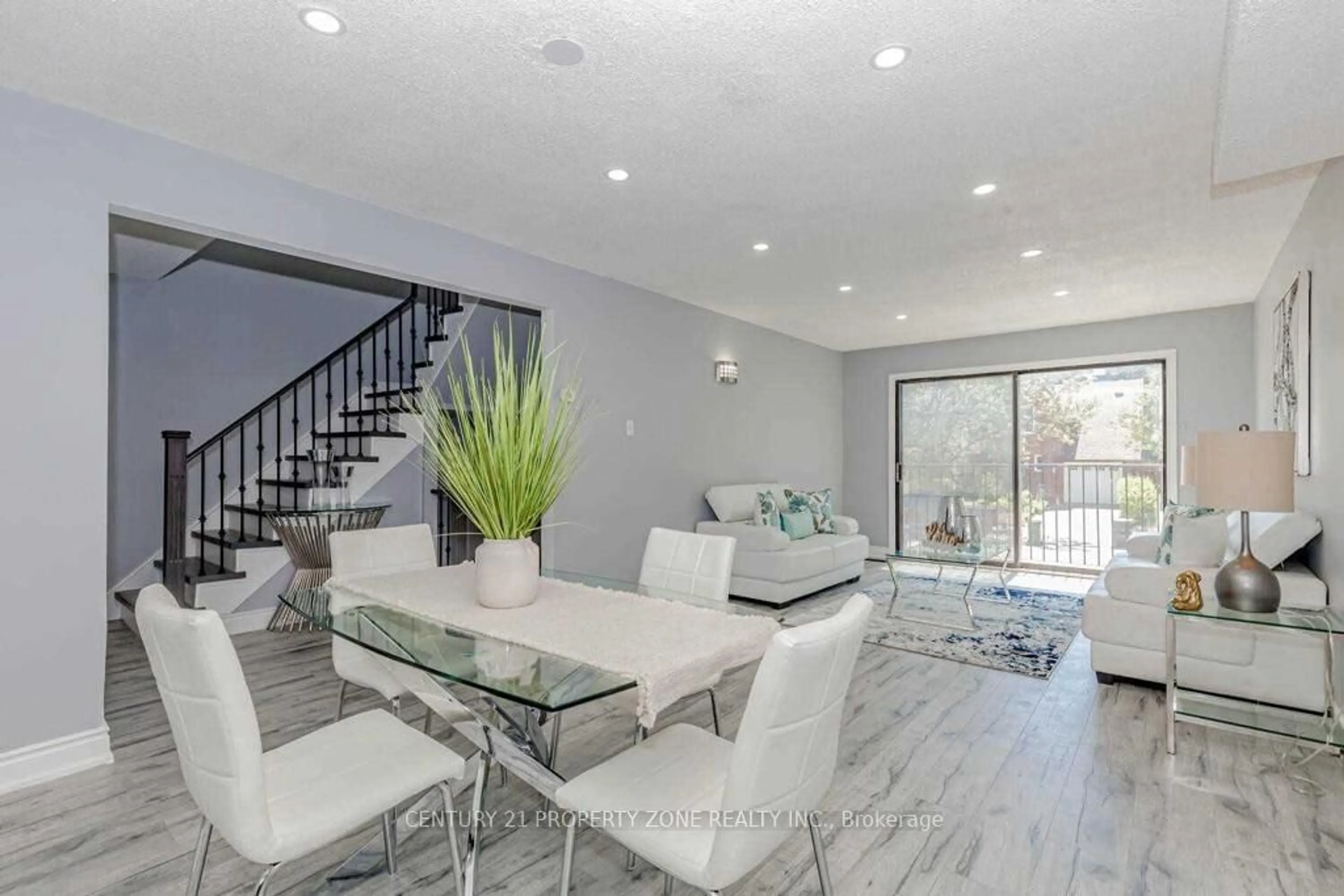 Dining room, unknown for 8 Norbrook Cres, Toronto Ontario M9V 4P8