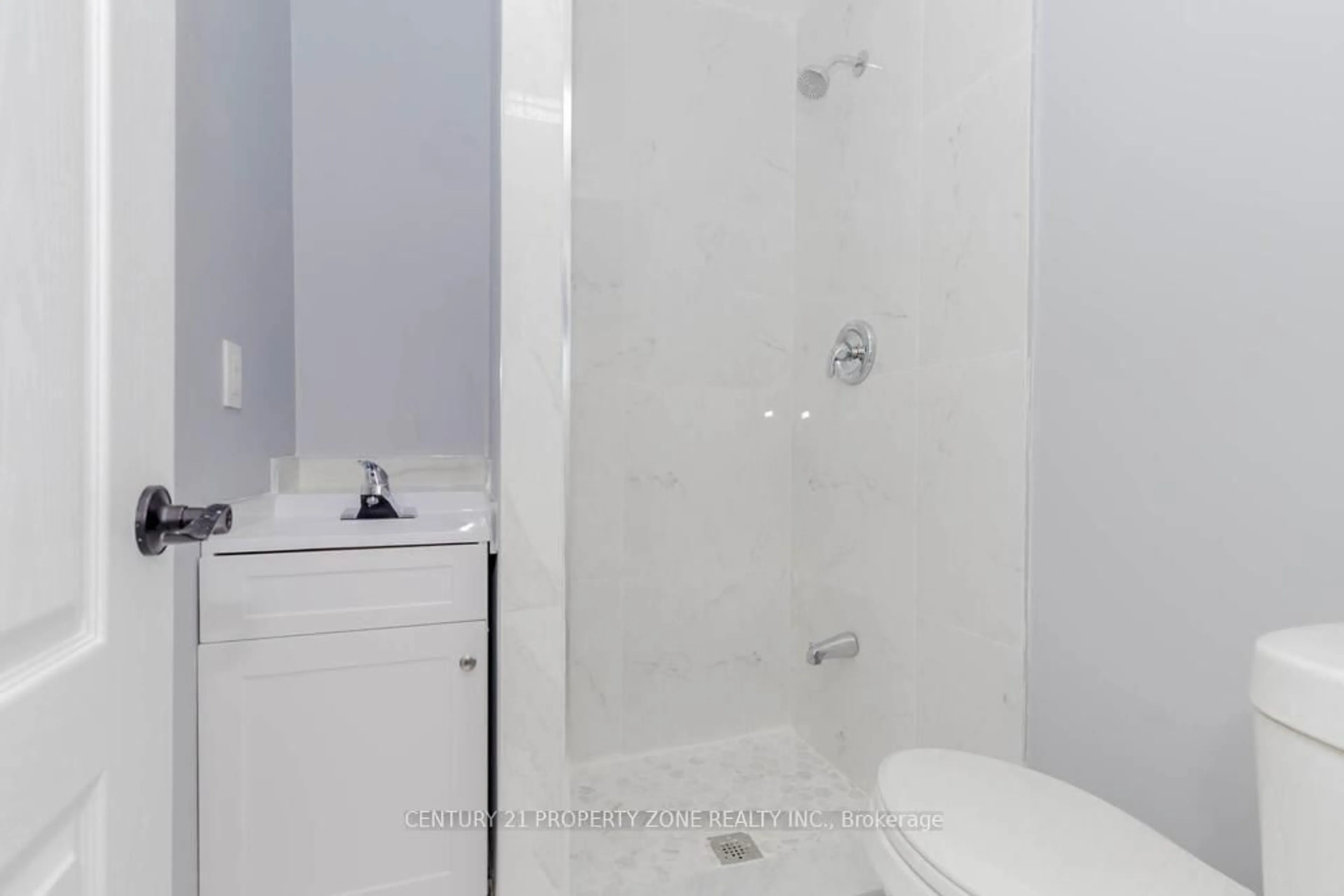 Standard bathroom, unknown for 8 Norbrook Cres, Toronto Ontario M9V 4P8