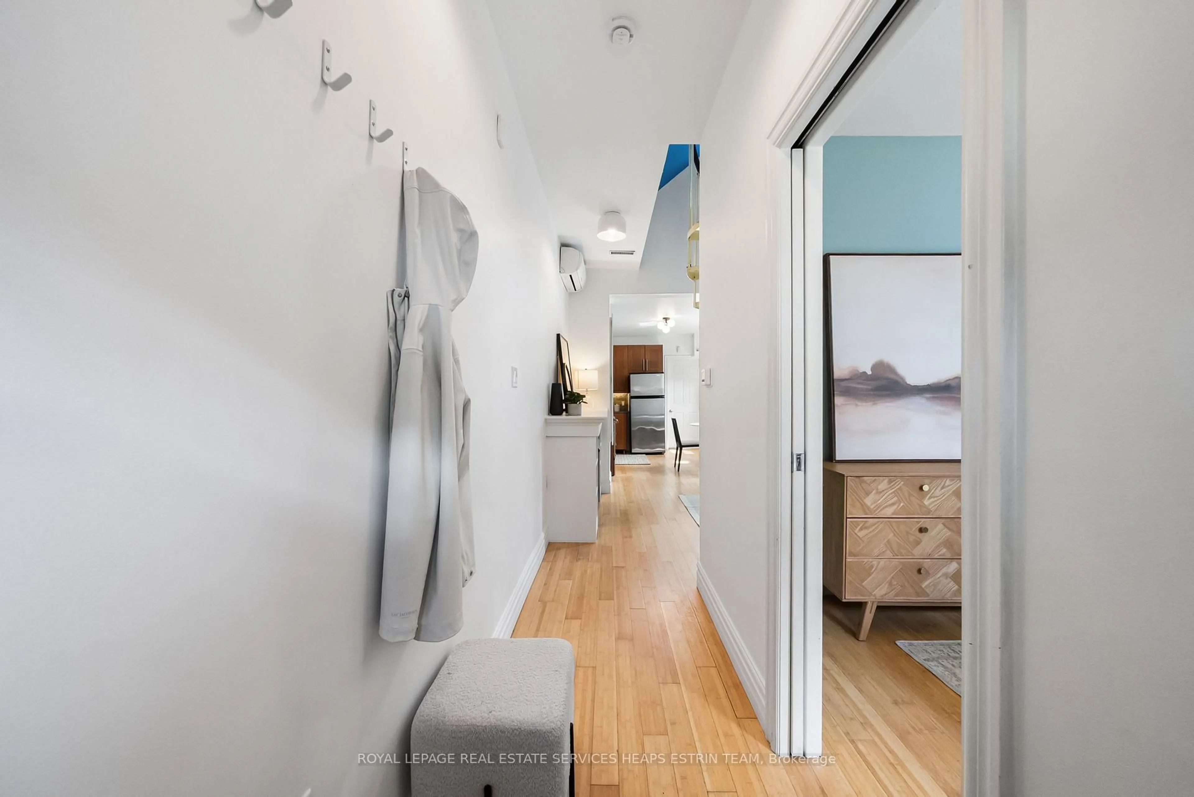 Indoor entryway for 95 1/2 Fuller Ave, Toronto Ontario M6R 2C4