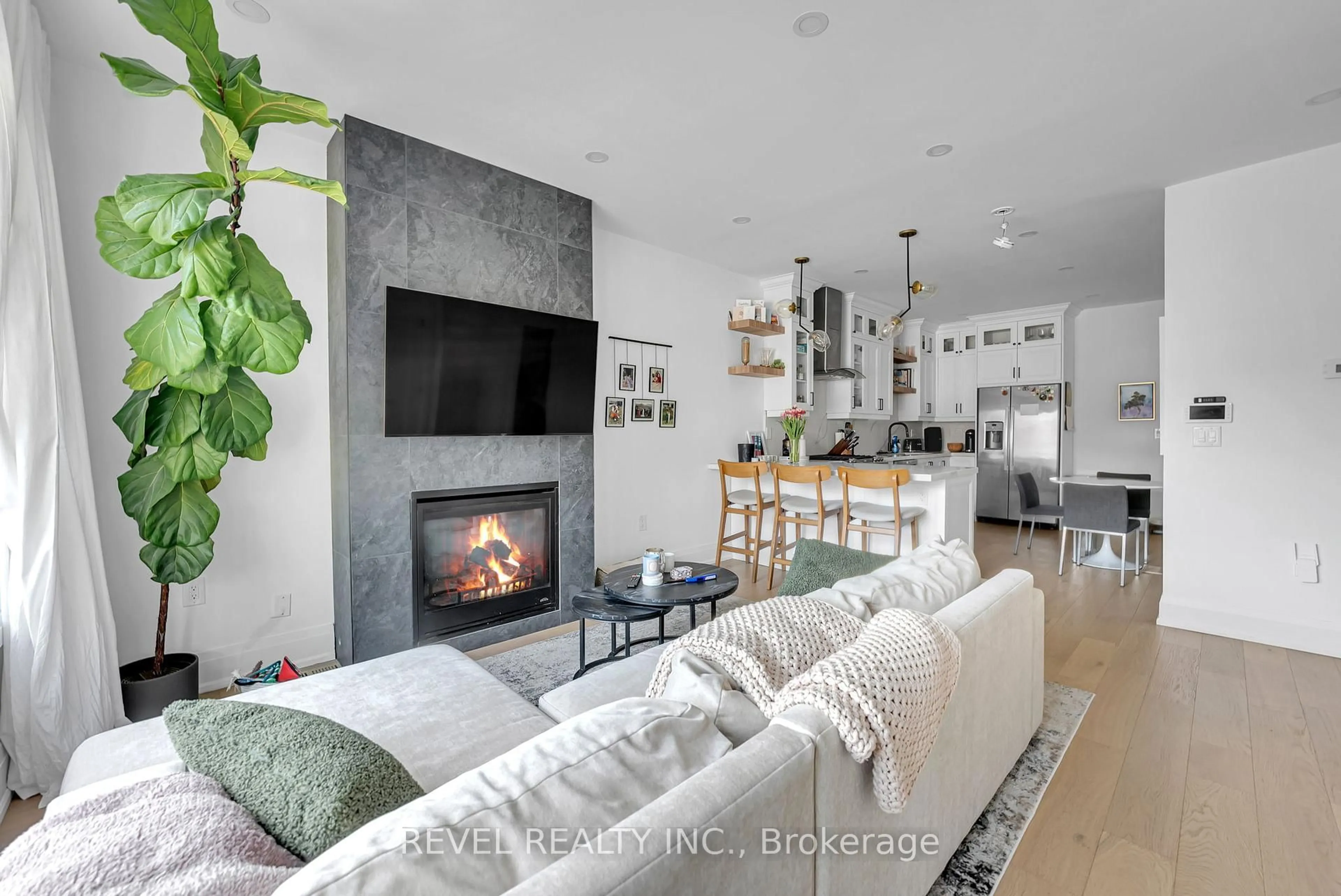 Unknown for 36 Humberside Ave, Toronto Ontario M6P 1J7