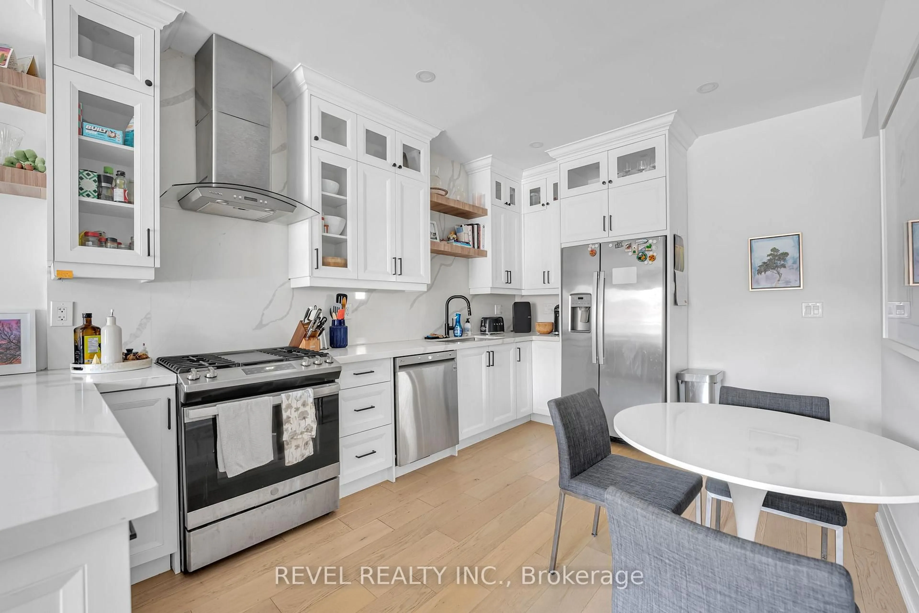 Open concept kitchen, ceramic/tile floor for 36 Humberside Ave, Toronto Ontario M6P 1J7