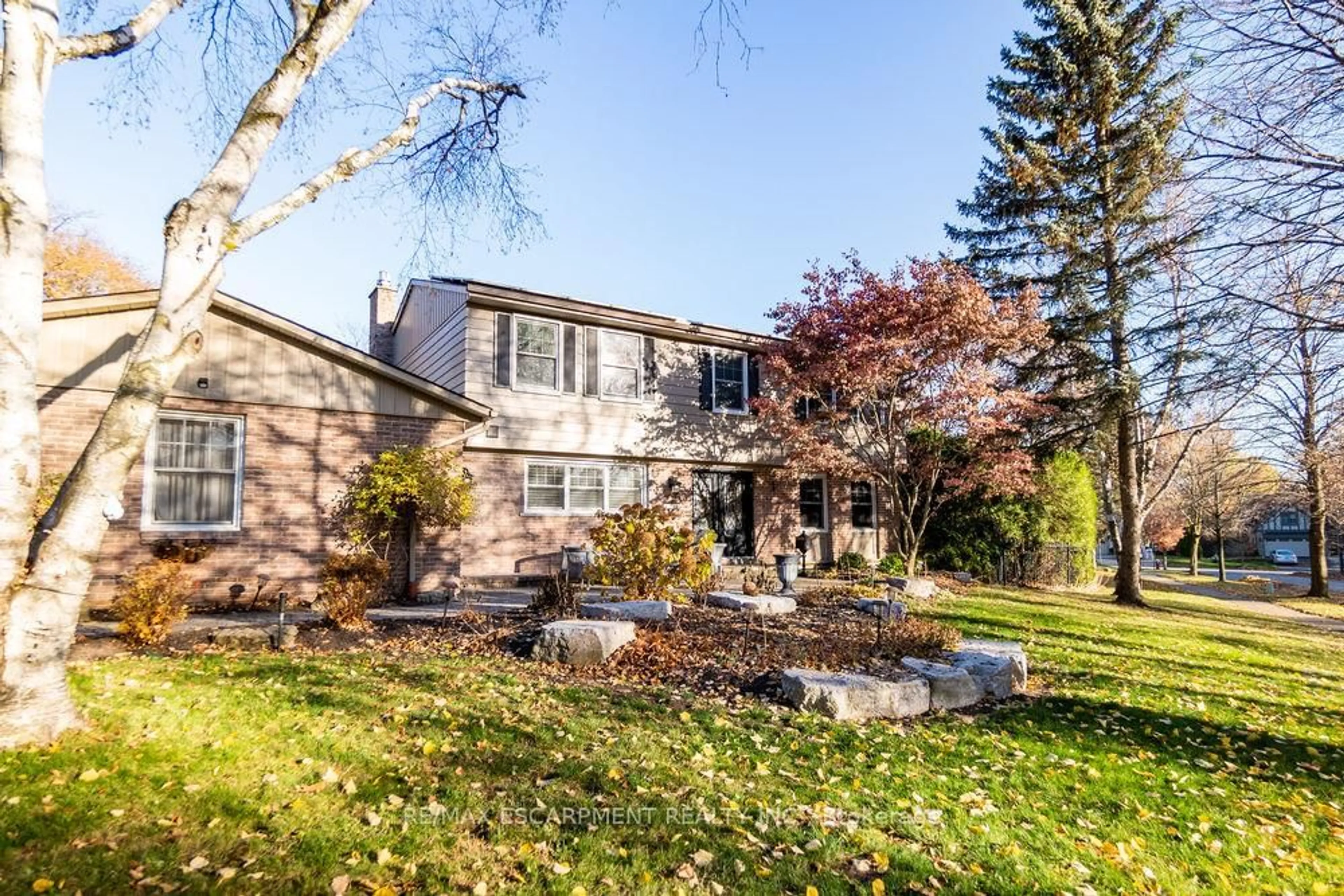 Unknown for 996 Cresthampton Lane, Mississauga Ontario L5H 2X1