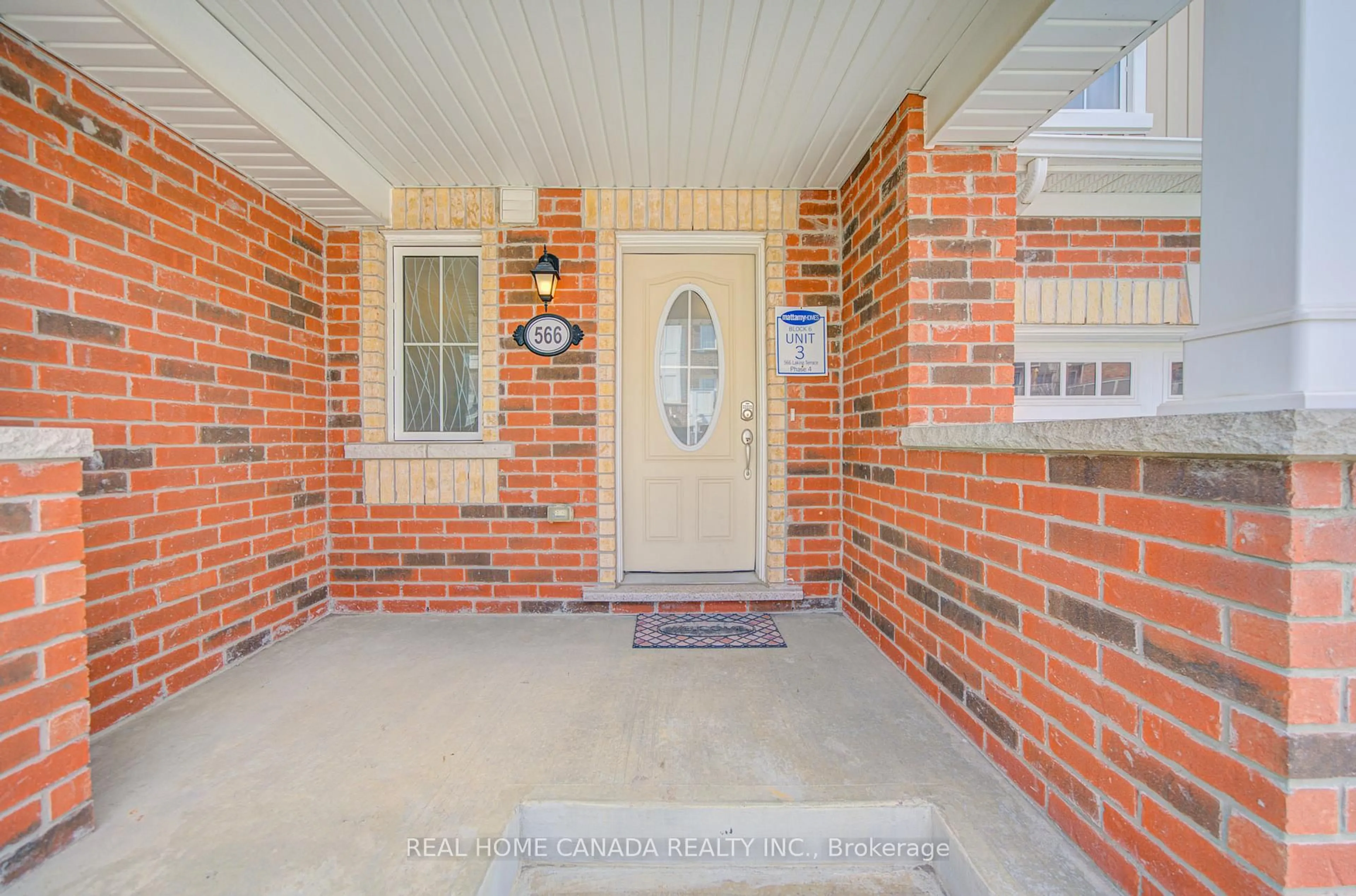 Indoor entryway for 566 Laking Terrace, Milton Ontario L9T 0Y8