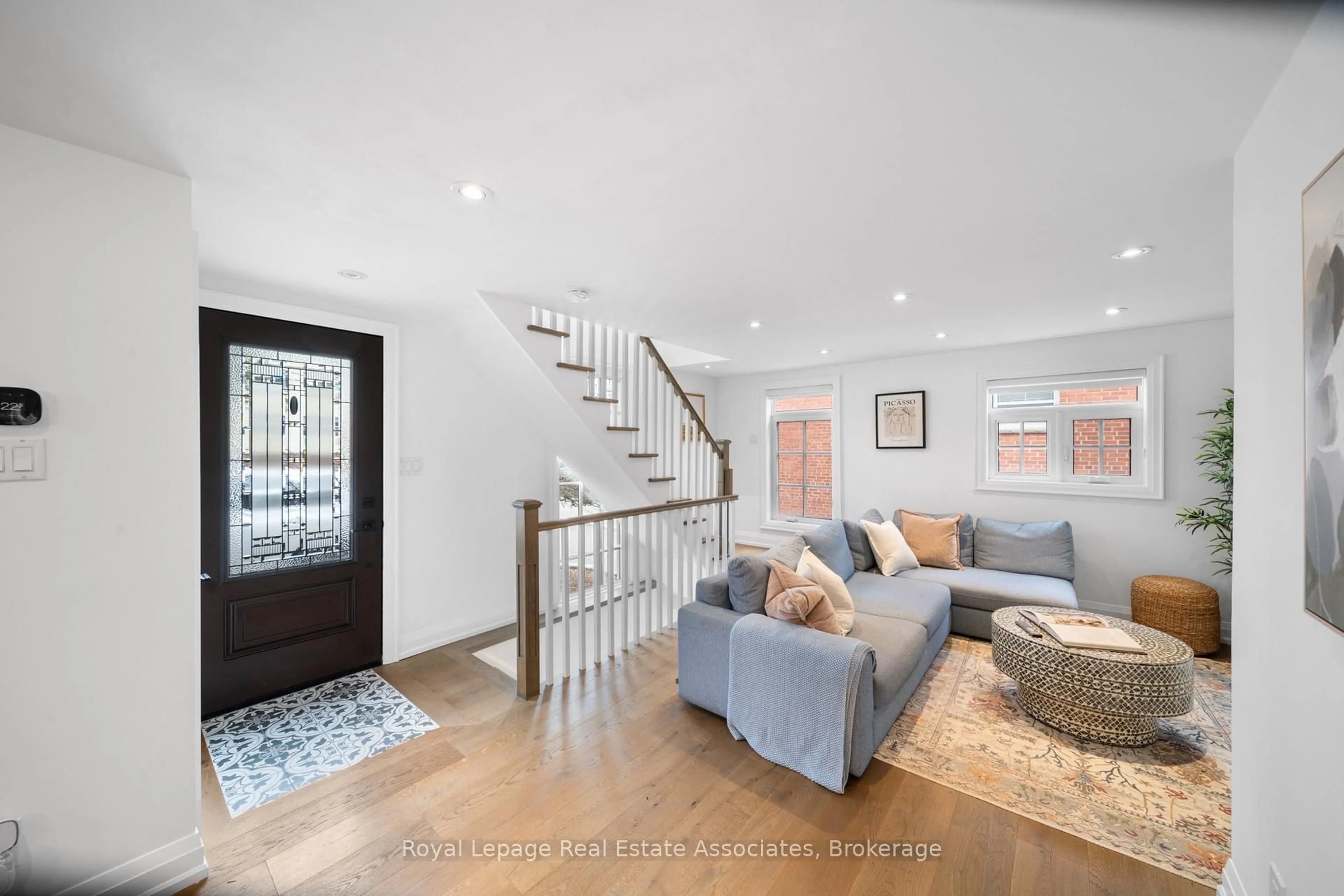 Unknown for 36 Mississauga Rd, Mississauga Ontario L5H 2H6