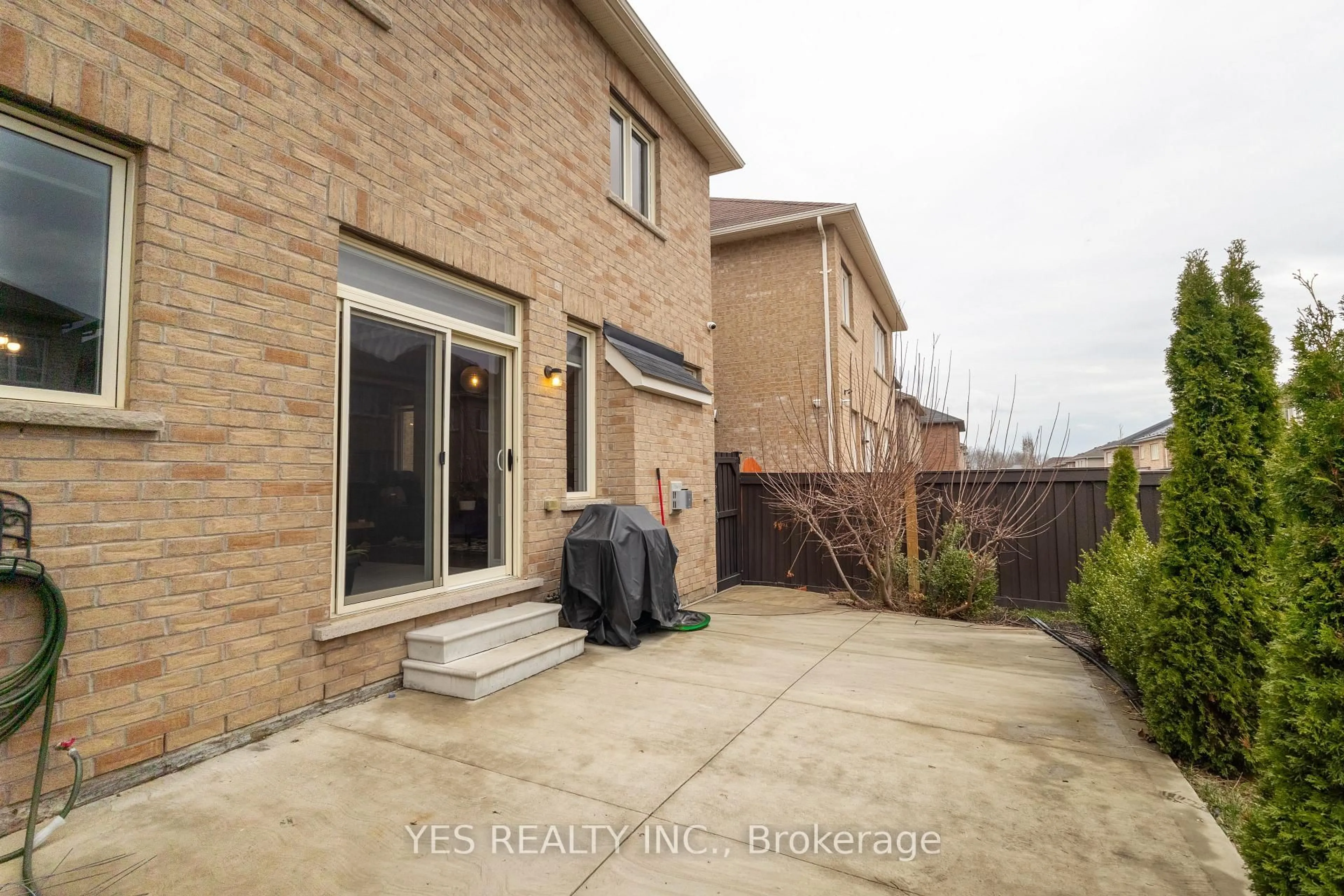 Unknown for 34 Newhouse Blvd, Caledon Ontario L7C 4A1