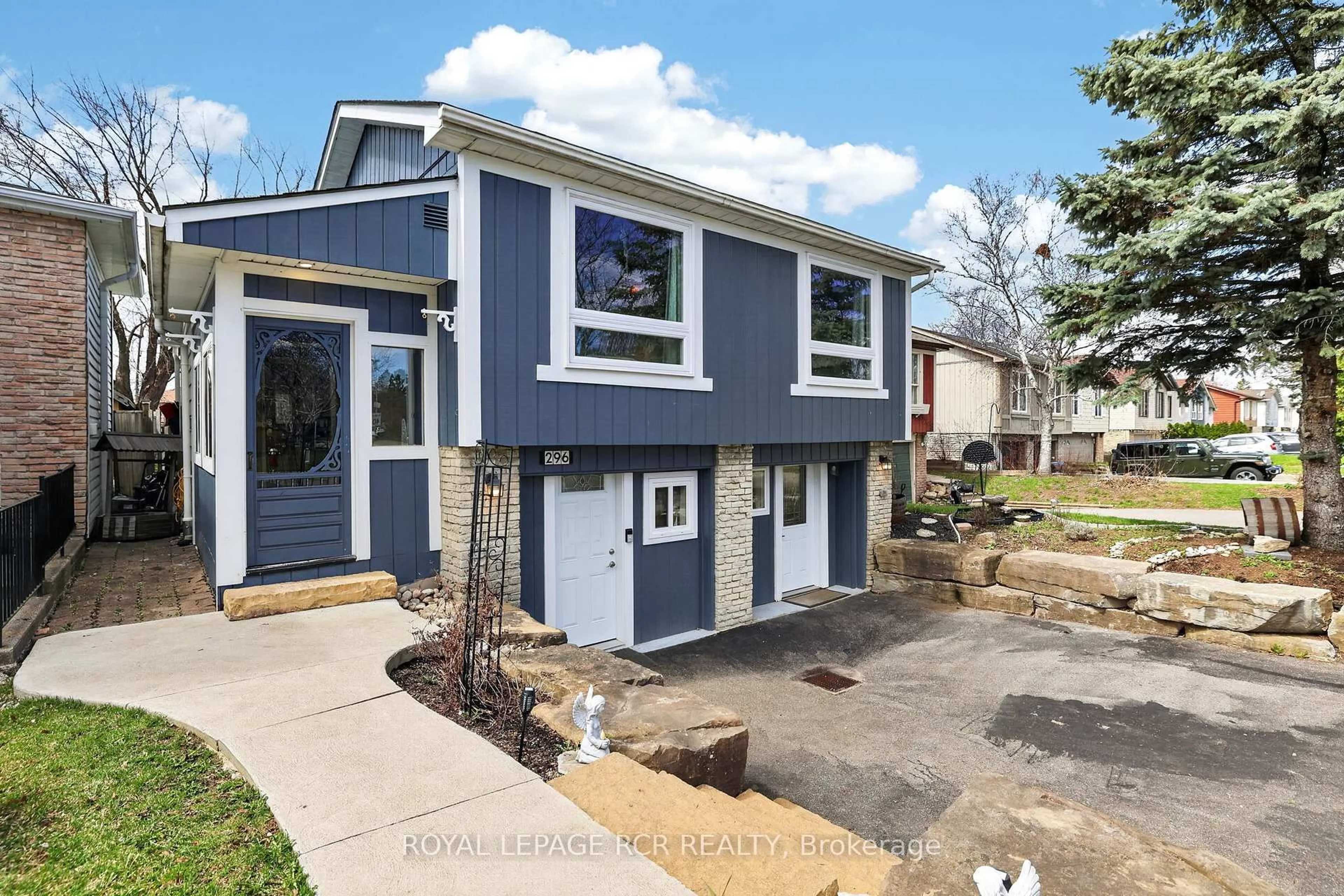 Home with vinyl exterior material, street for 296 Whitehead Cres, Caledon Ontario L7E 3Y1