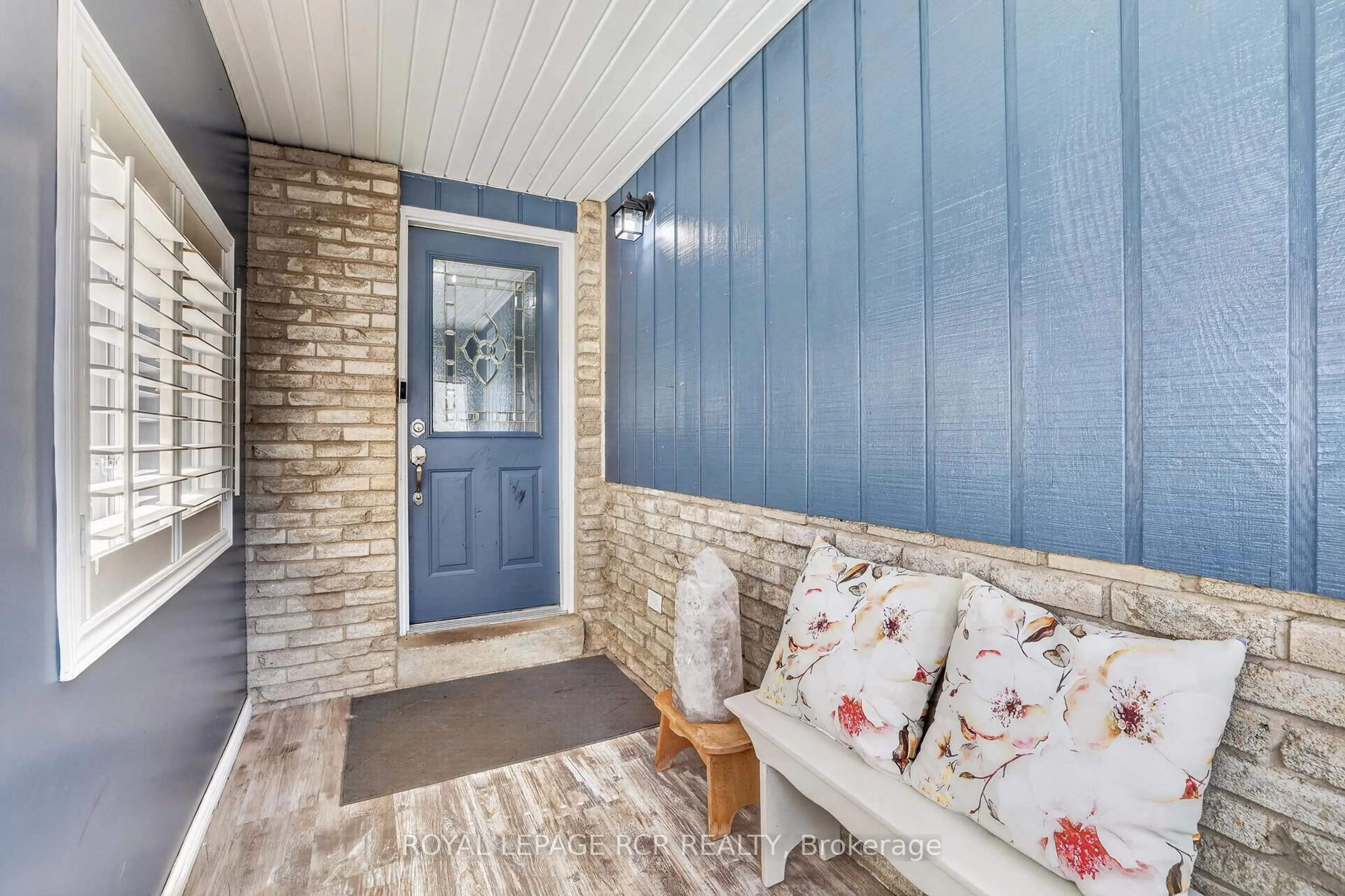 Indoor entryway for 296 Whitehead Cres, Caledon Ontario L7E 3Y1