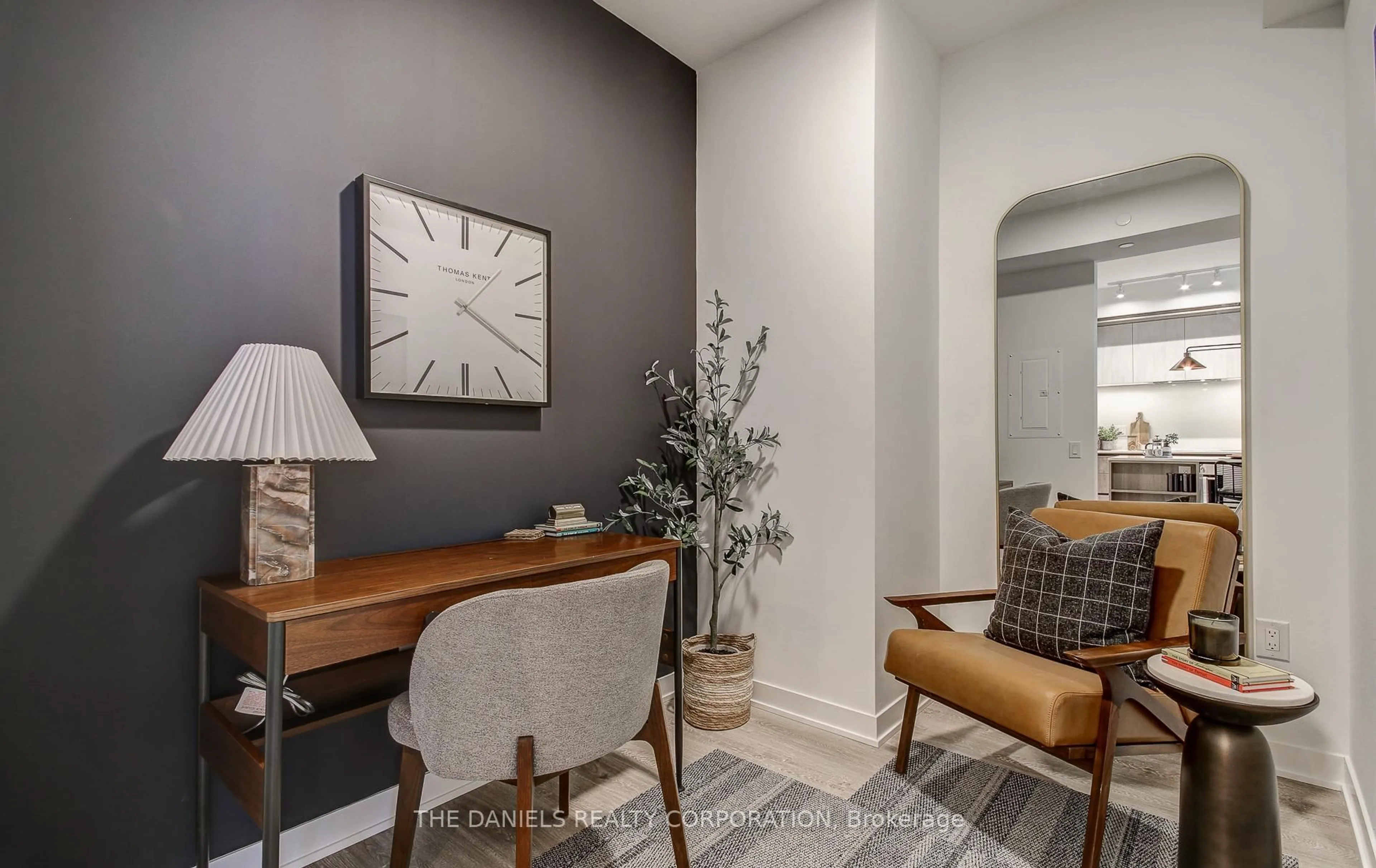 Indoor entryway for 2495 Eglinton Ave #2705, Mississauga Ontario L5M 2T2