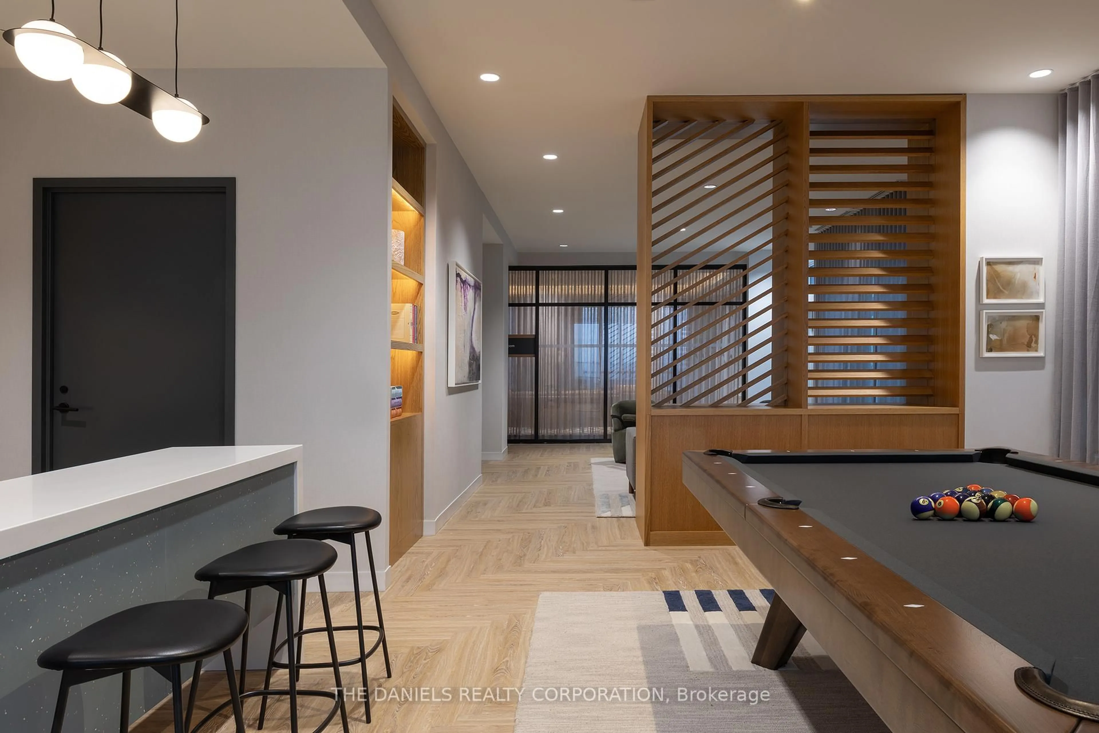 Indoor entryway for 2495 Eglinton Ave #1809, Mississauga Ontario L5M 2T2