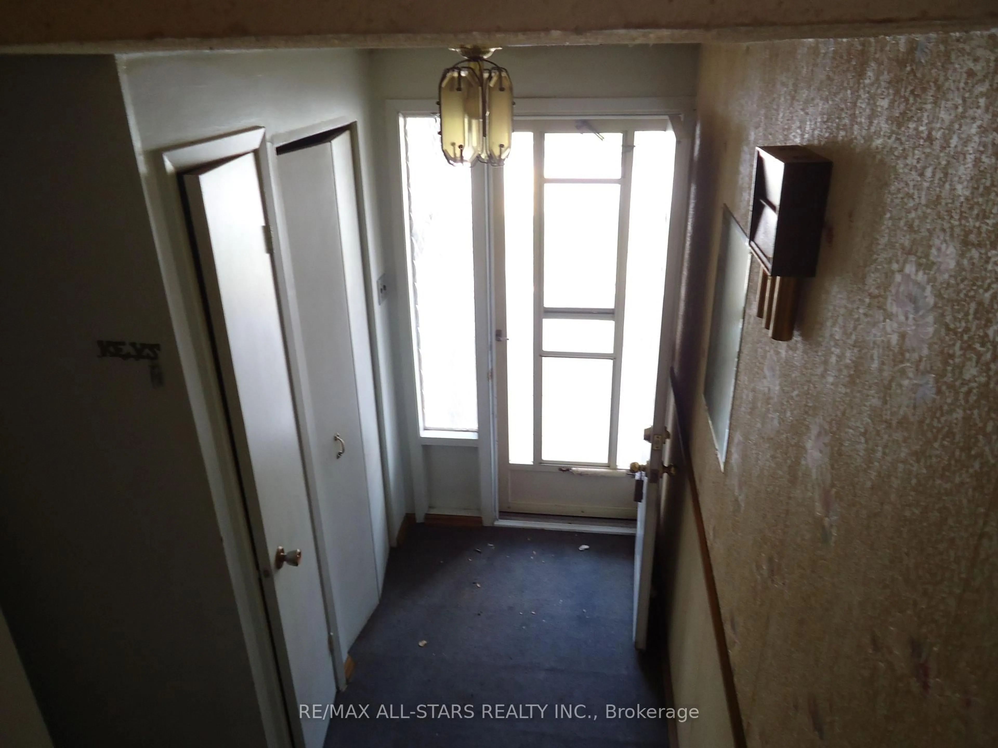 Unknown for 61 Eden Park Dr, Brampton Ontario L6T 3A5