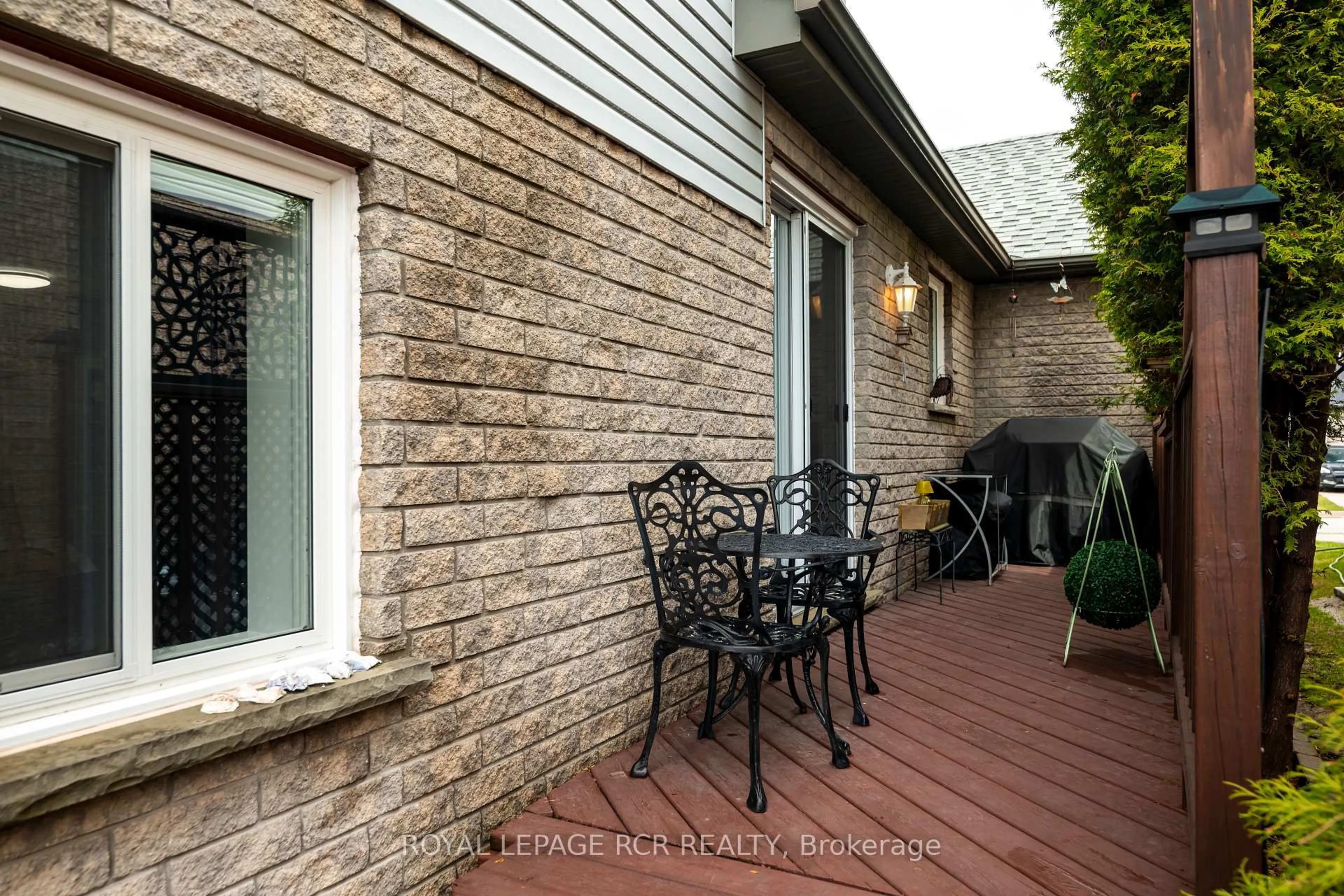 Patio, street for 16 Althorp Dr, Orangeville Ontario L9W 5H8