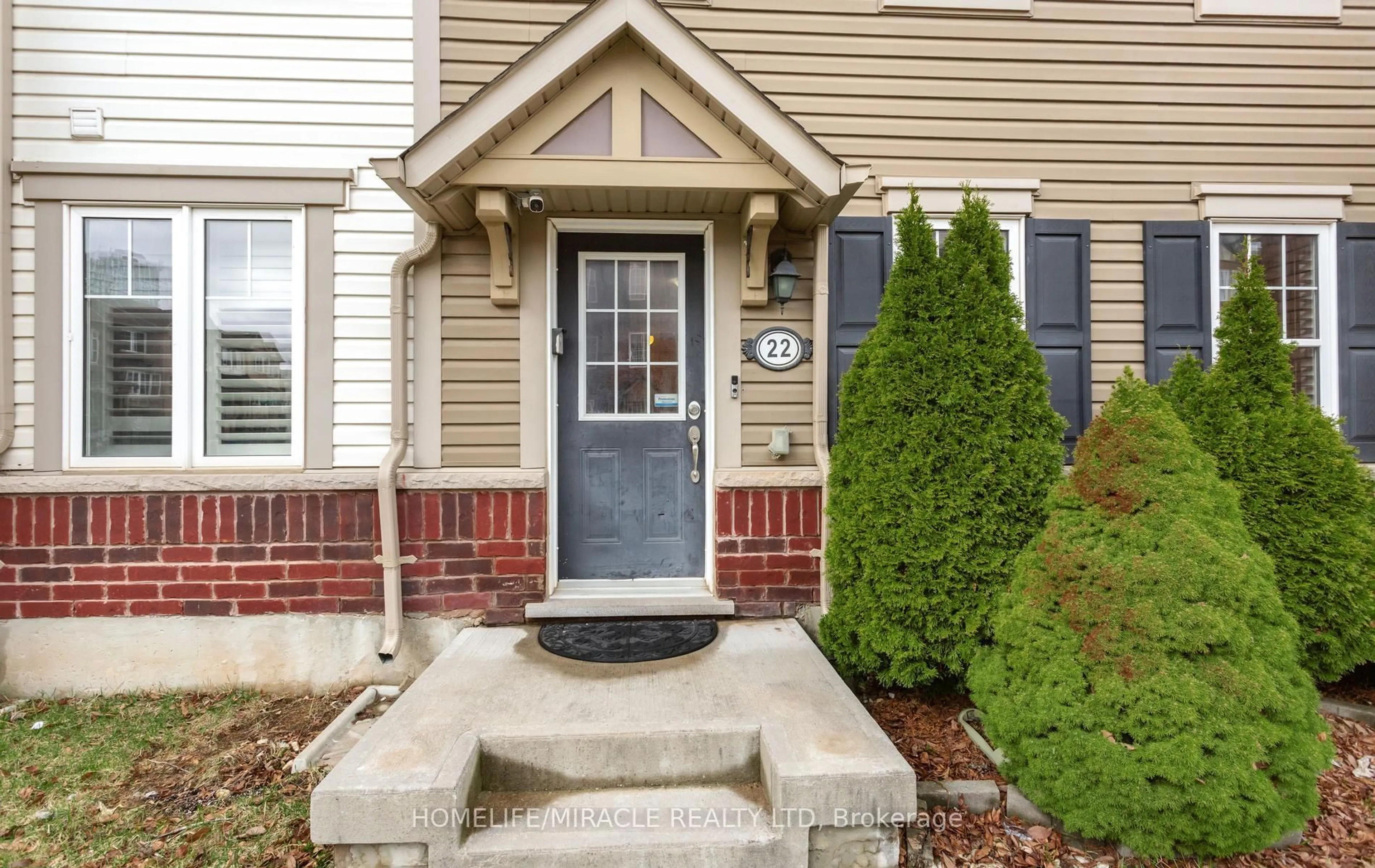 Indoor entryway for 22 Crossbill Rd, Brampton Ontario L7A 0S5