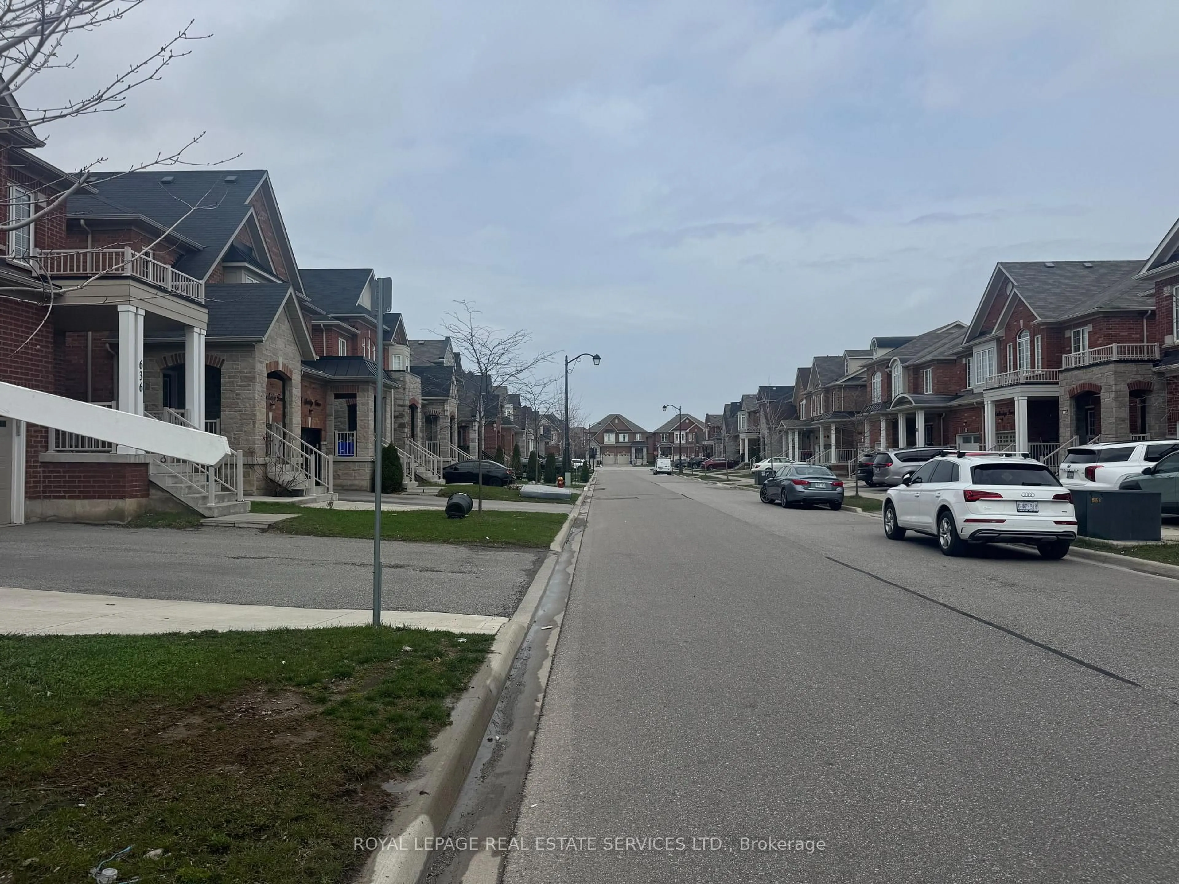 Blurry image for 630 Mockridge Terr, Milton Ontario L6T 8W1