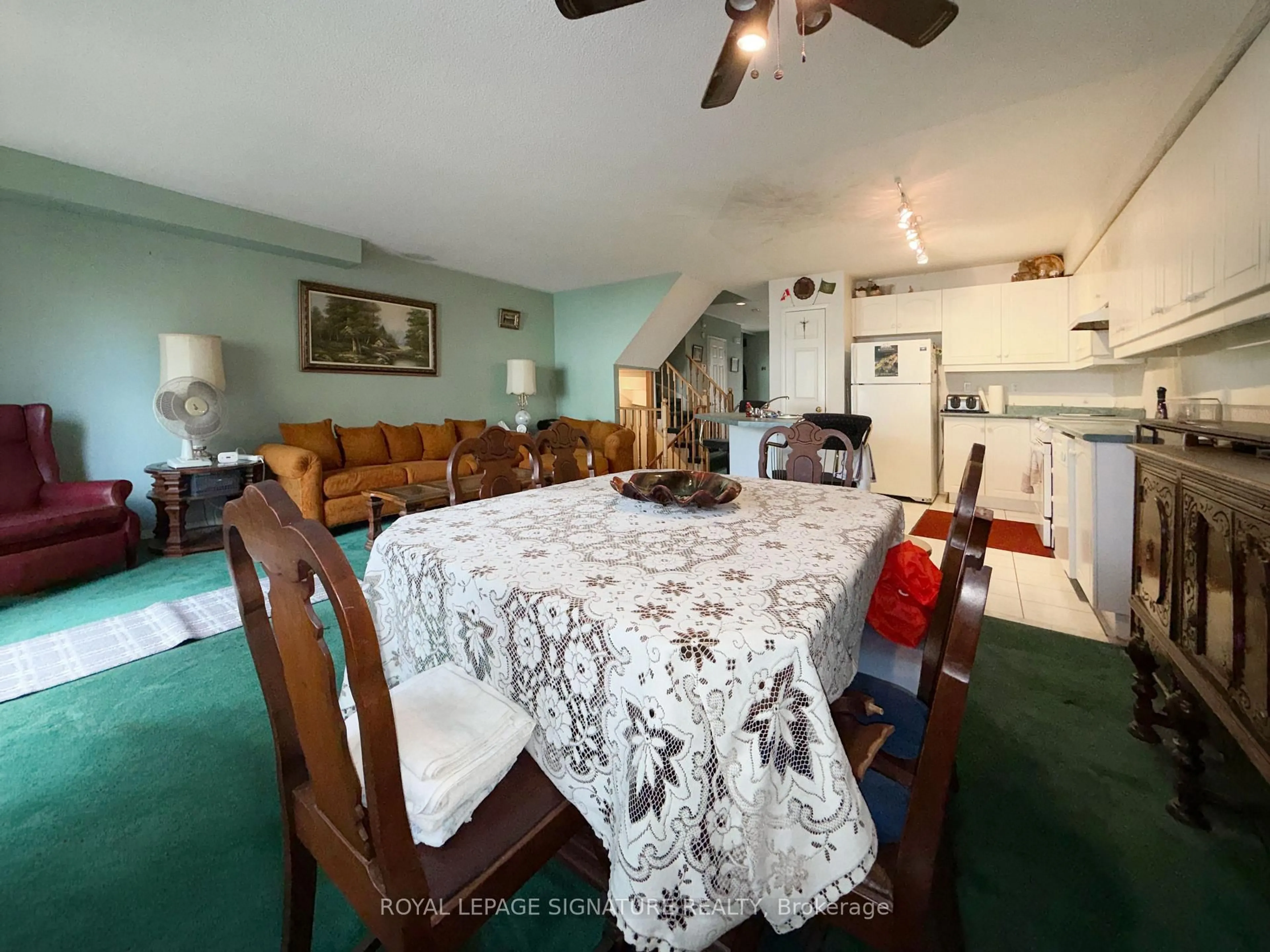 Dining room, floor is not visible for 44 Park St, Mississauga Ontario L5H 1G7