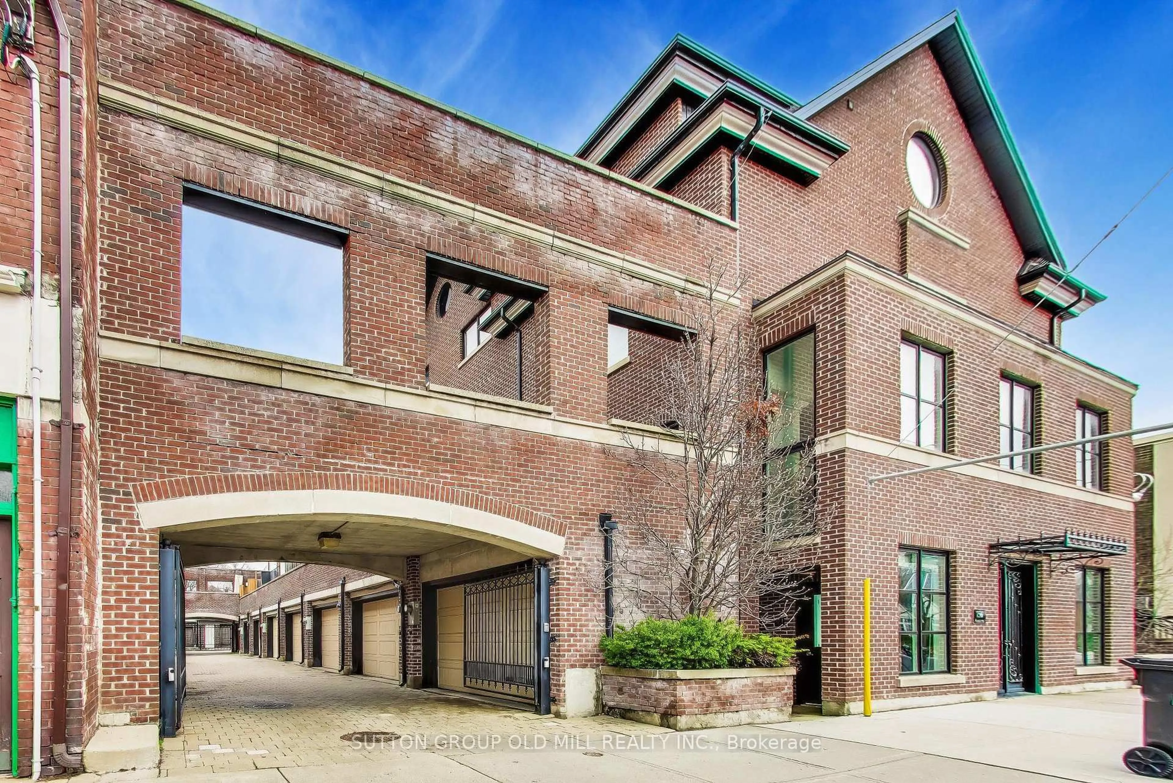 Home with brick exterior material, building for 756 Annette St, Toronto Ontario M6S 2E2