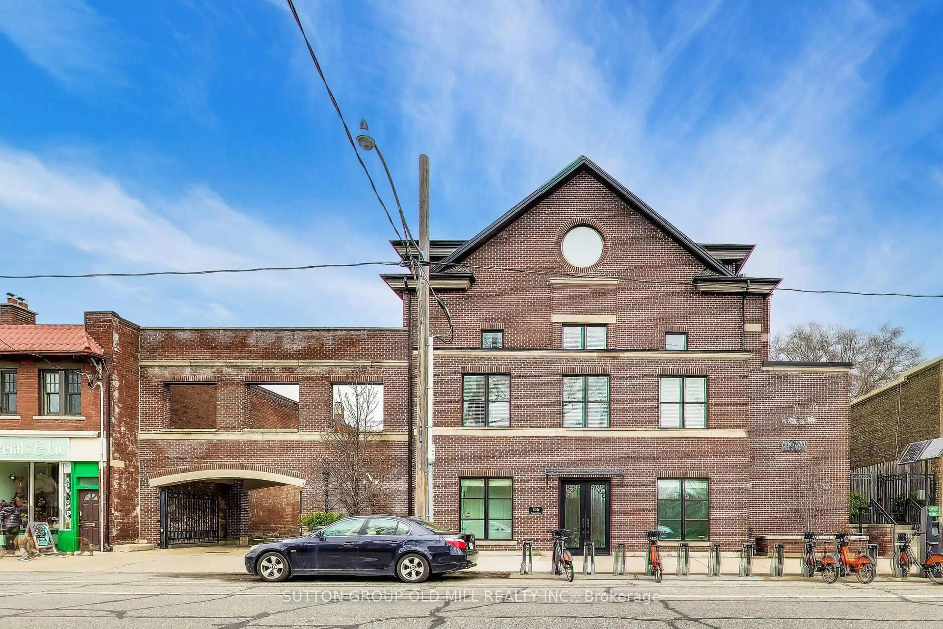 Home with brick exterior material, building for 756 Annette St, Toronto Ontario M6S 2E2