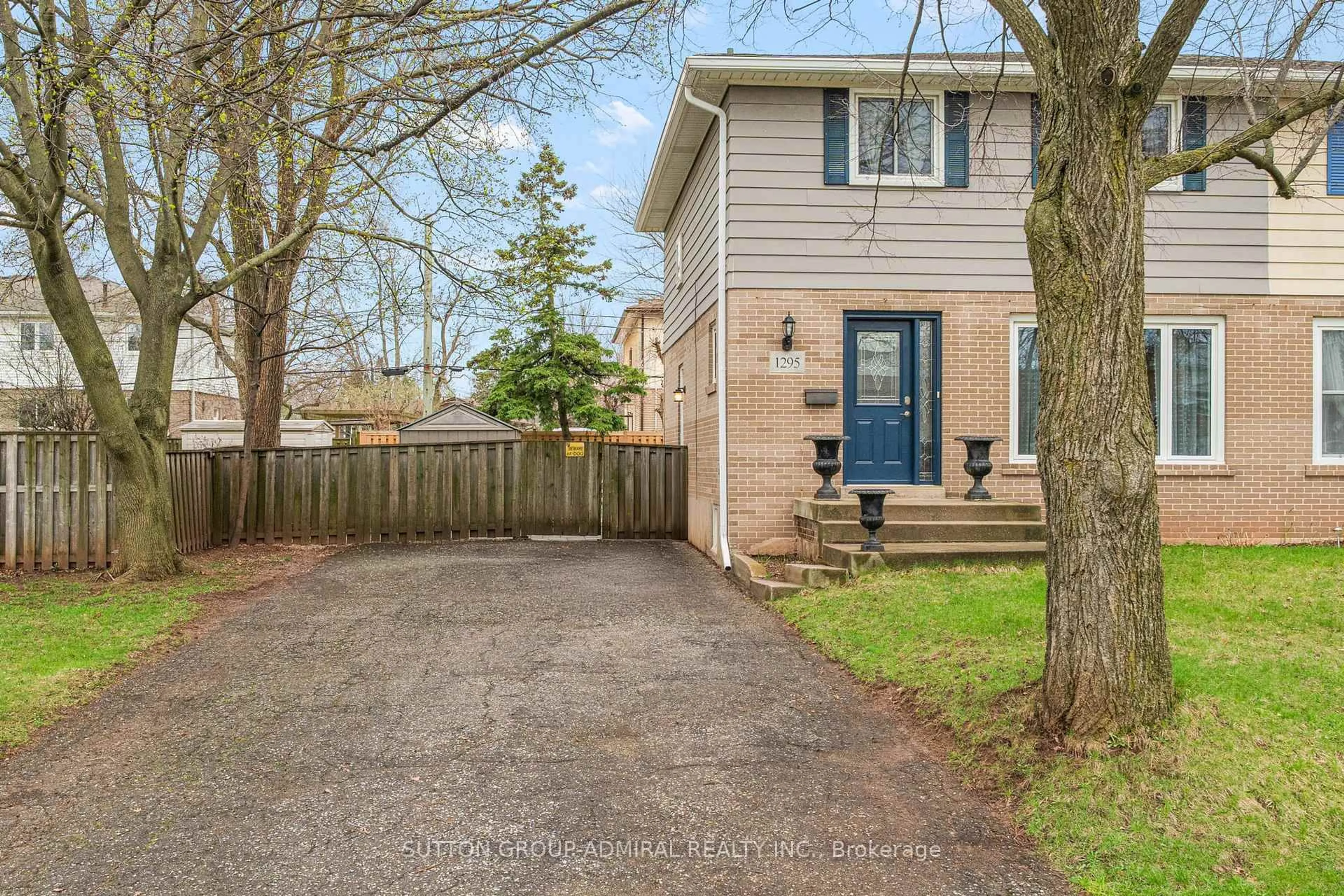 Unknown for 1295 Napier Cres, Oakville Ontario L6H 2A5