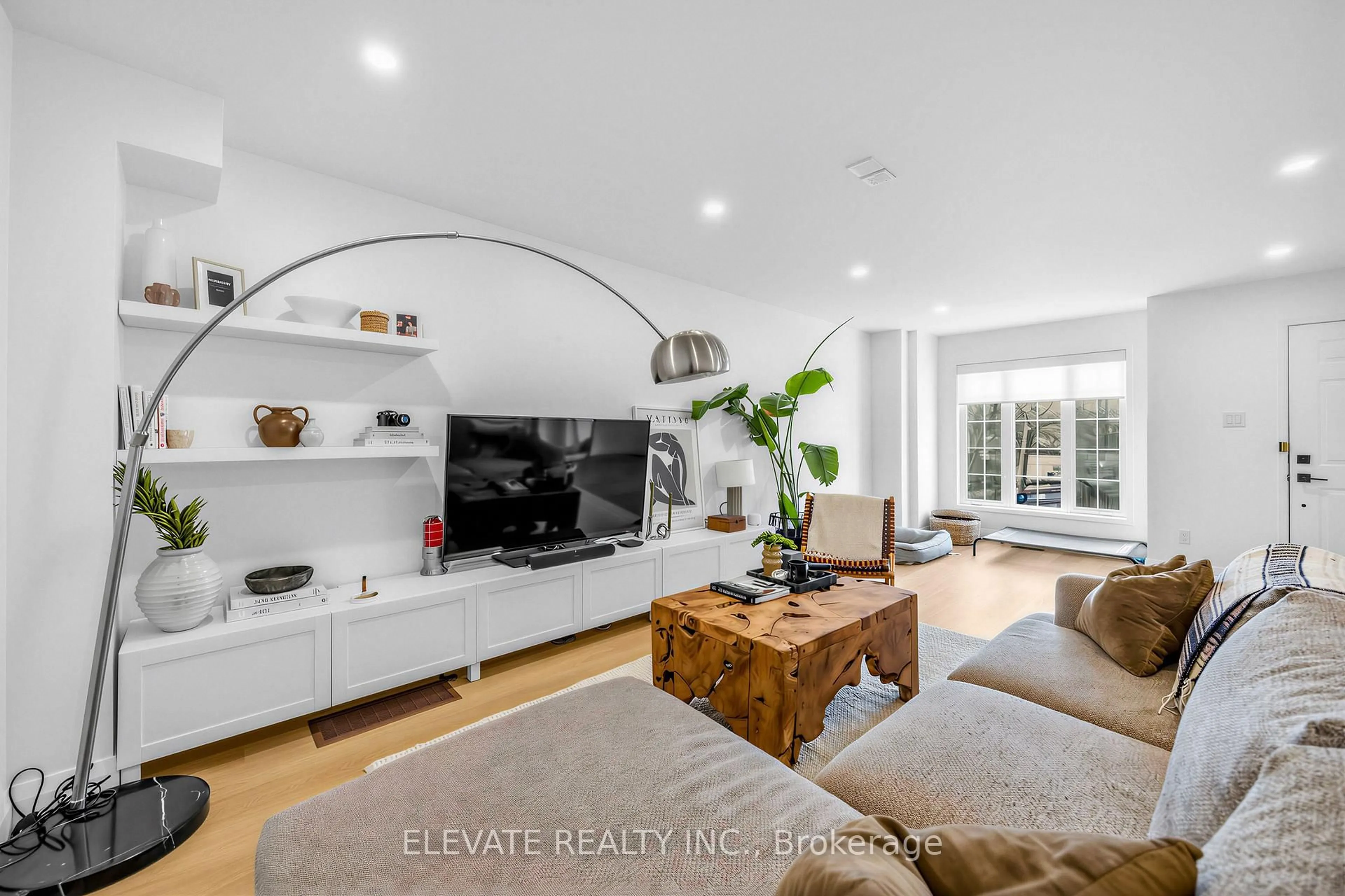 Living room with furniture, unknown for 1 Mulock Ave, Toronto Ontario M6N 3C3