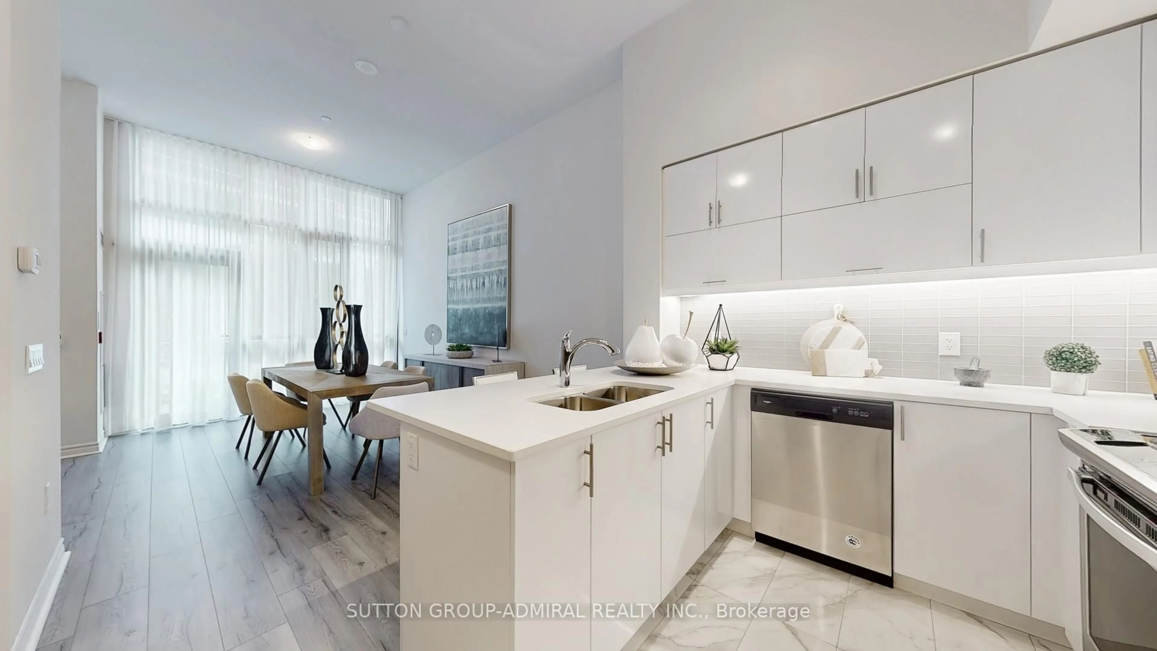 Open concept kitchen, ceramic/tile floor for 39 Annie Craig Dr #Th 101, Toronto Ontario M8V 0C5