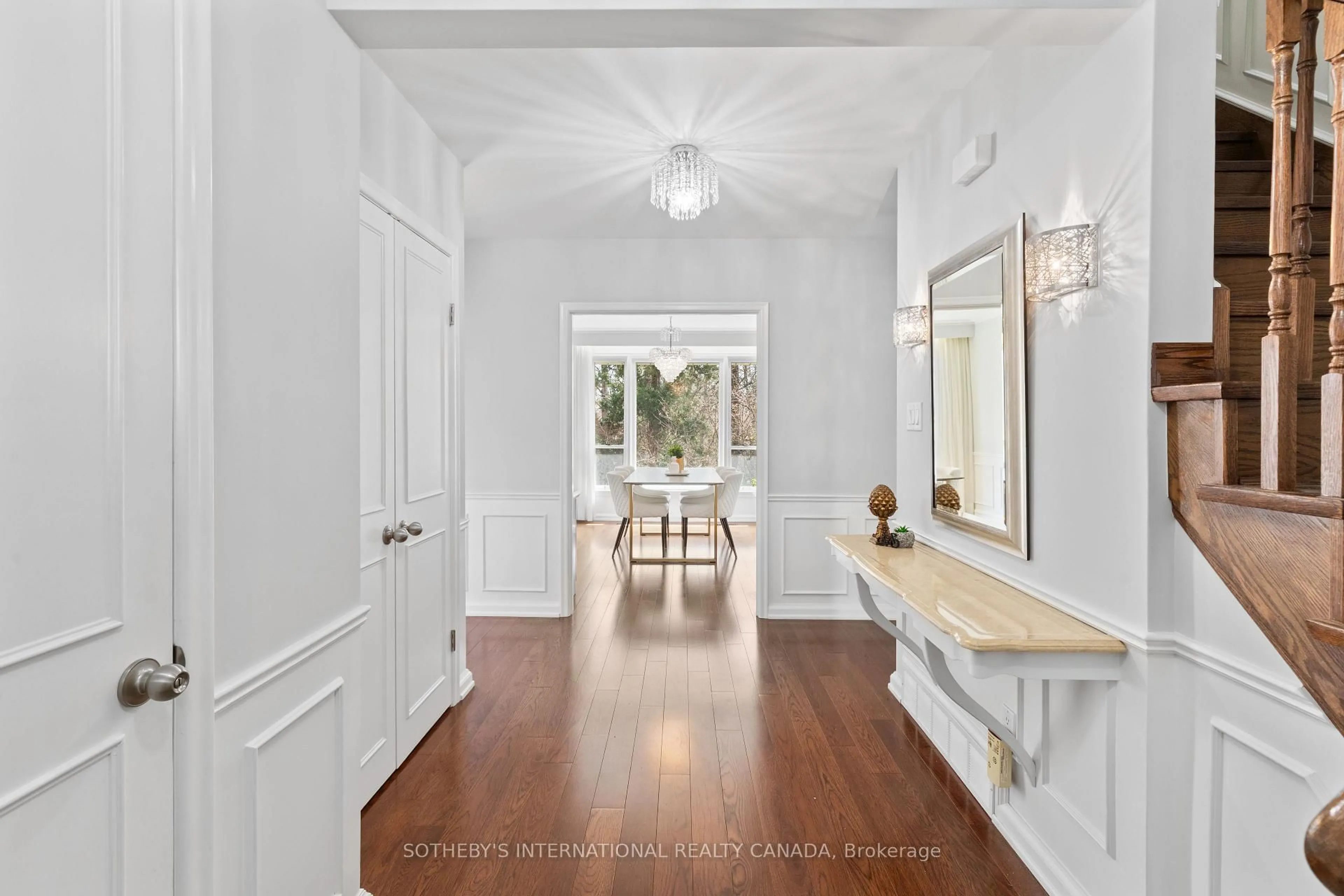 Indoor entryway for 4 Welbrooke Pl, Toronto Ontario M9B 5A3