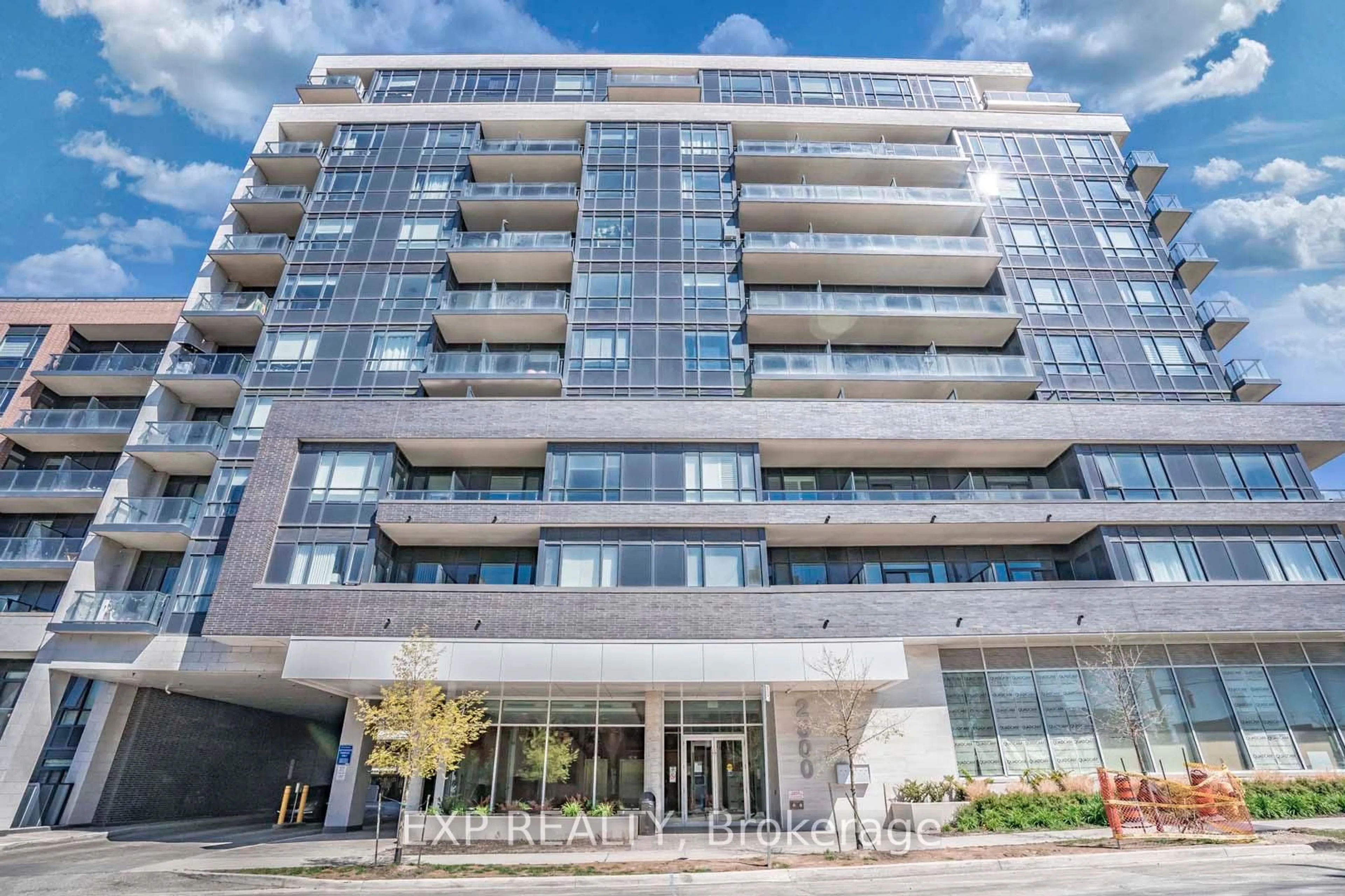 Indoor foyer for 2800 Keele St ##605, Toronto Ontario M3M 0B8