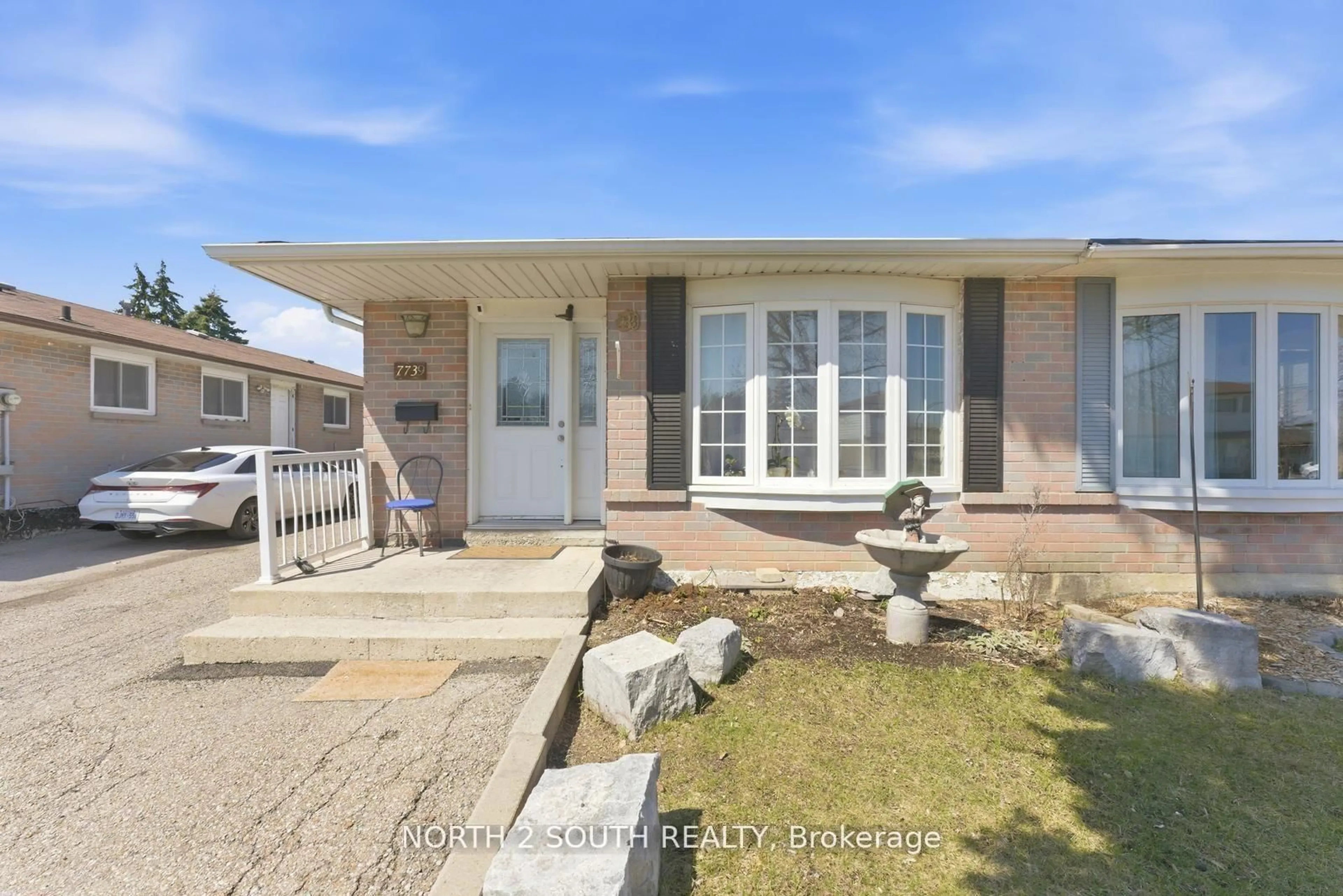 Unknown for 7739 Priory Cres, Mississauga Ontario L4T 3H6