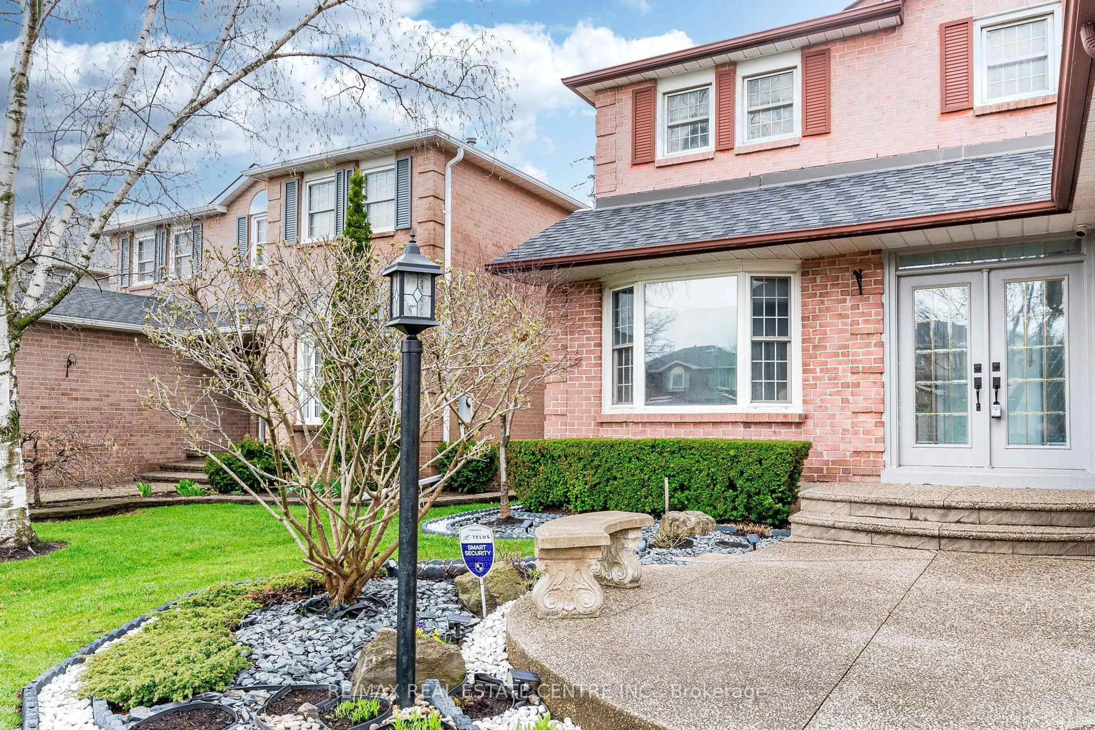 Home with brick exterior material, street for 339 Parklane Rd, Oakville Ontario L6H 4J4