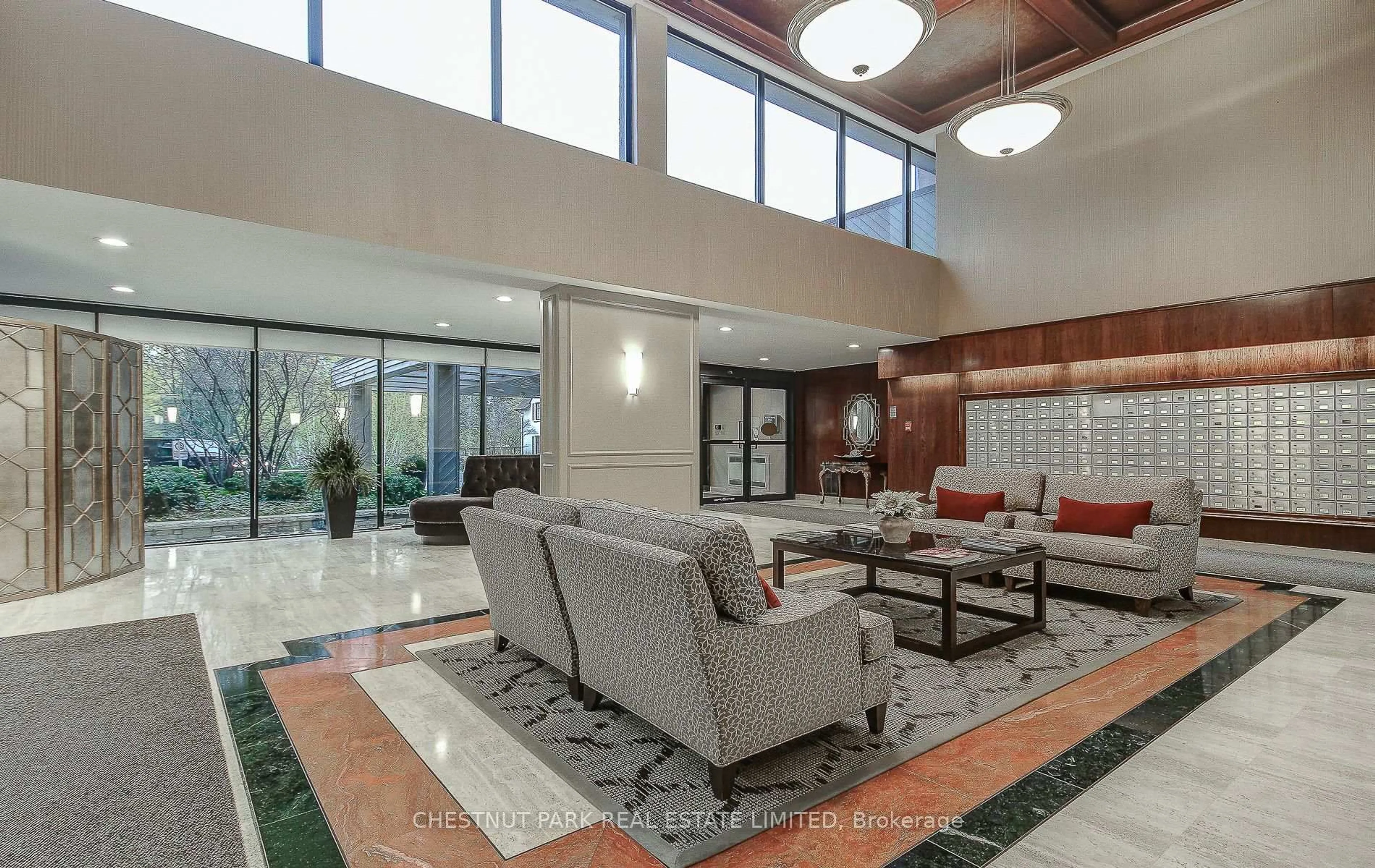 Lobby for 1400 Dixie Rd #812, Mississauga Ontario L5E 3E1