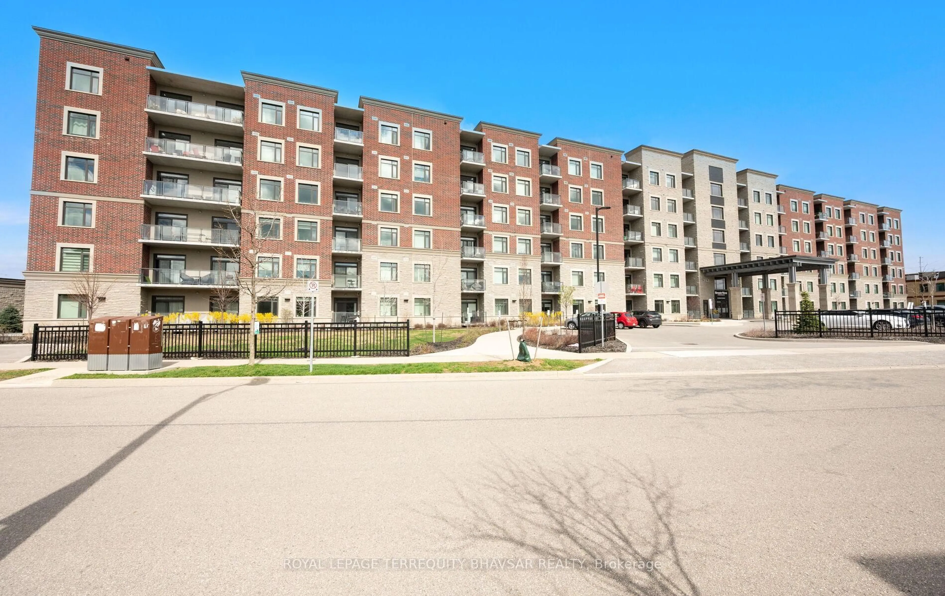 Patio, unknown for 830 Megson Terr #621, Milton Ontario L9T 9M7